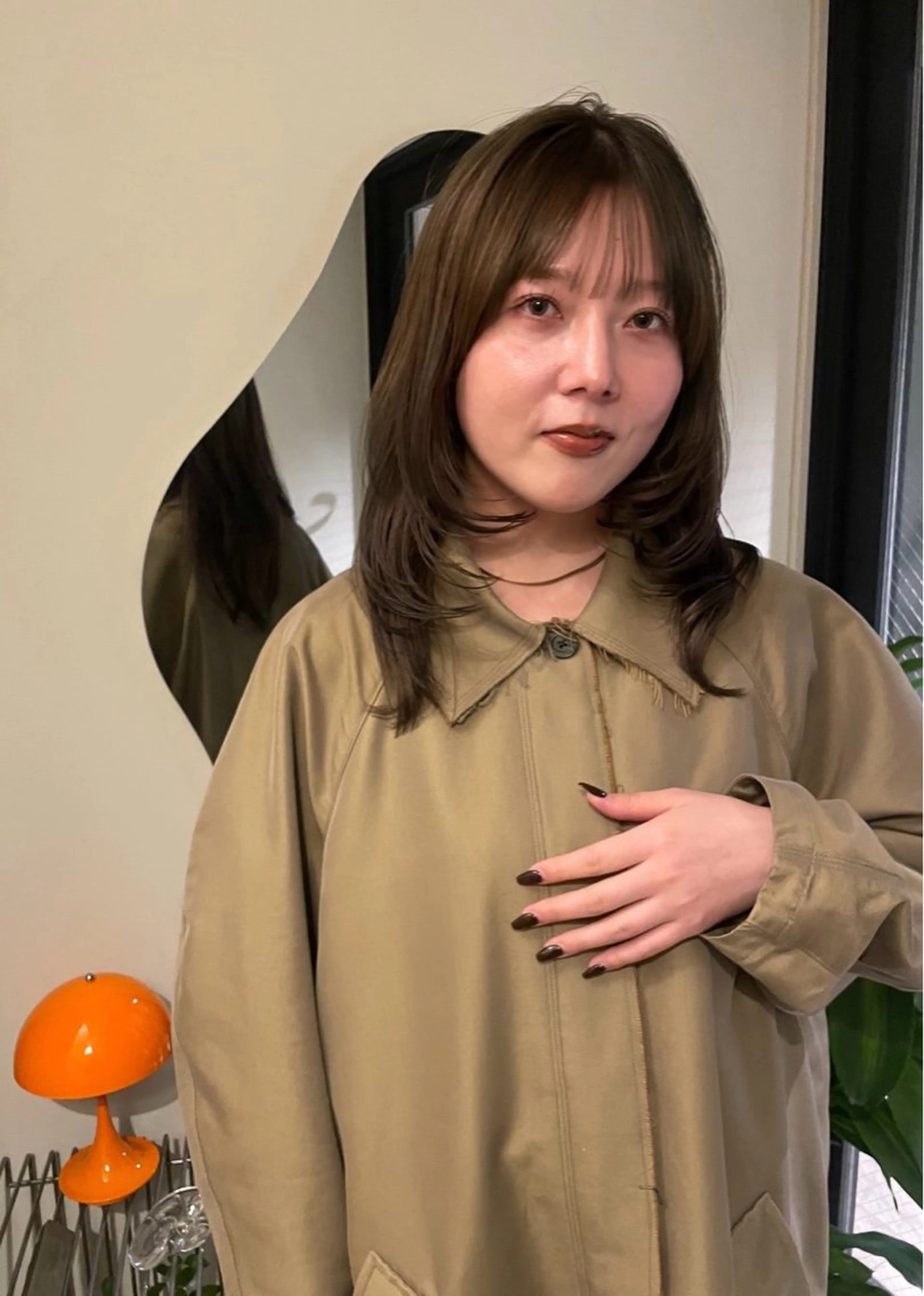セミロング カラー オリーブカラー レイヤーカット カット ヘアカラー トリートメント 渋谷 留菜のヘアスタイル