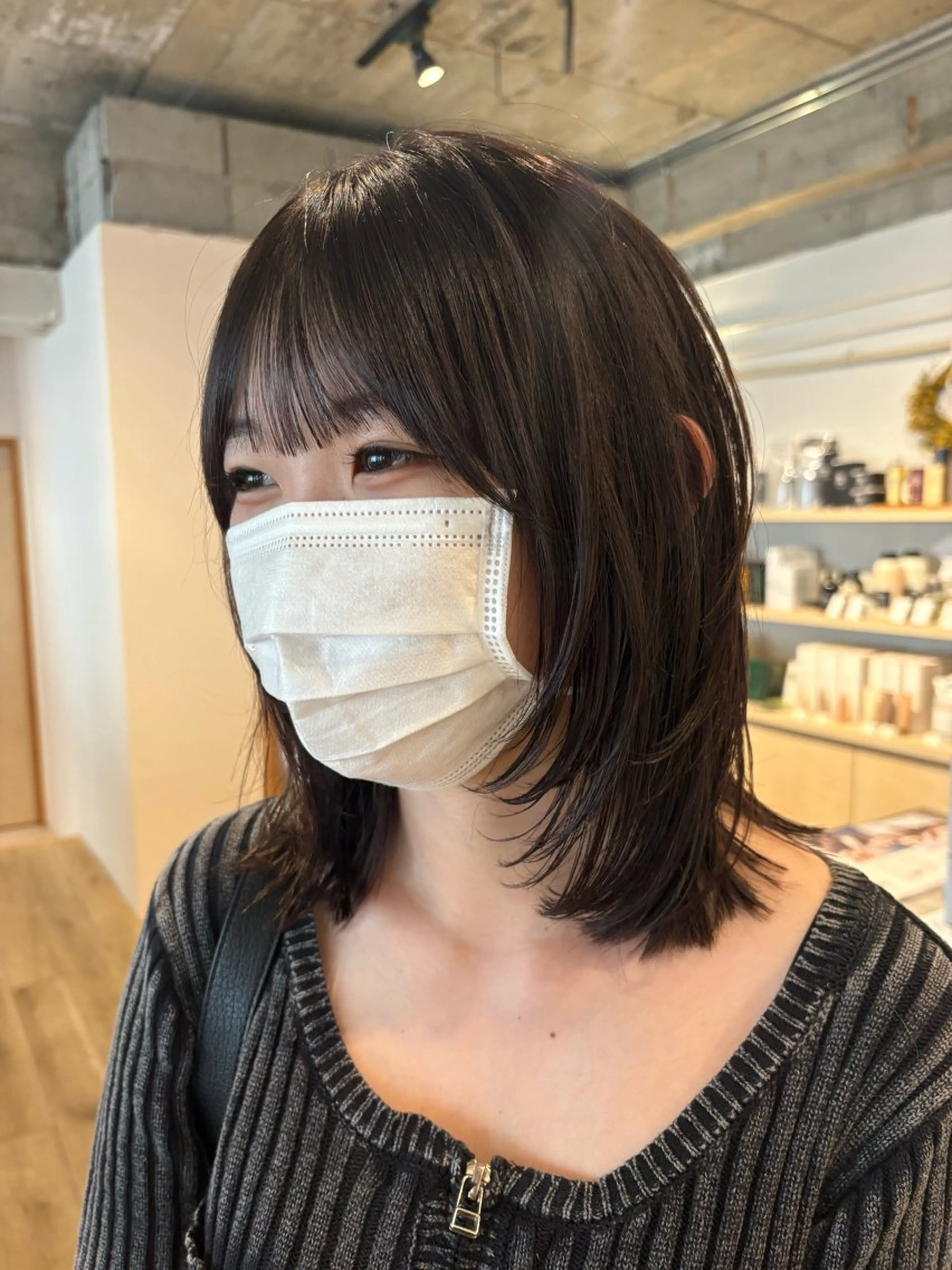 ミディアム 顔周りカット レイヤーカット カット ヘアカラー ai ㅤのヘアスタイル