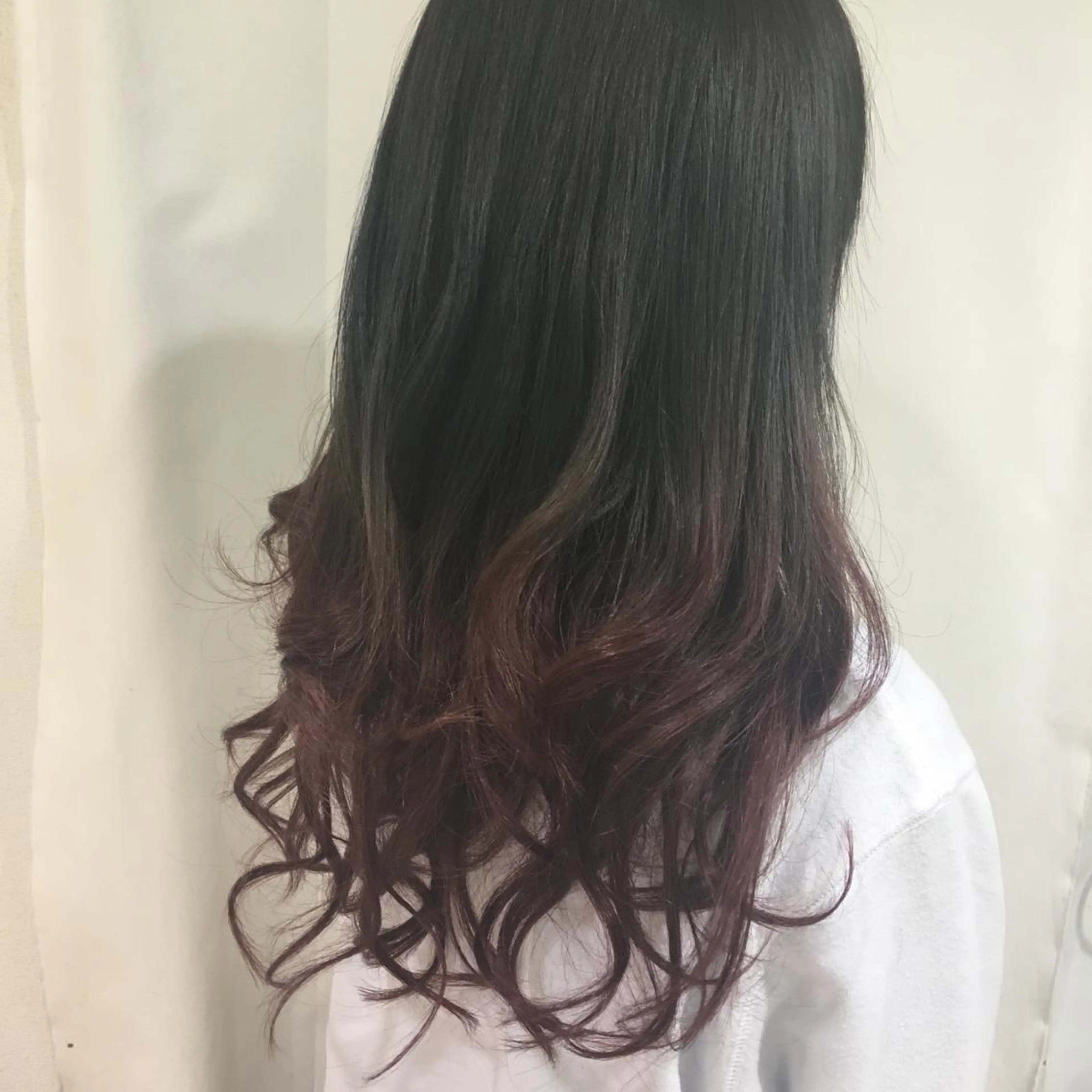 ロング カラー ヘアアレンジ レッドカラー ヘアカラー きむえり/髪質改善 /うねり広がり改善のヘアスタイル