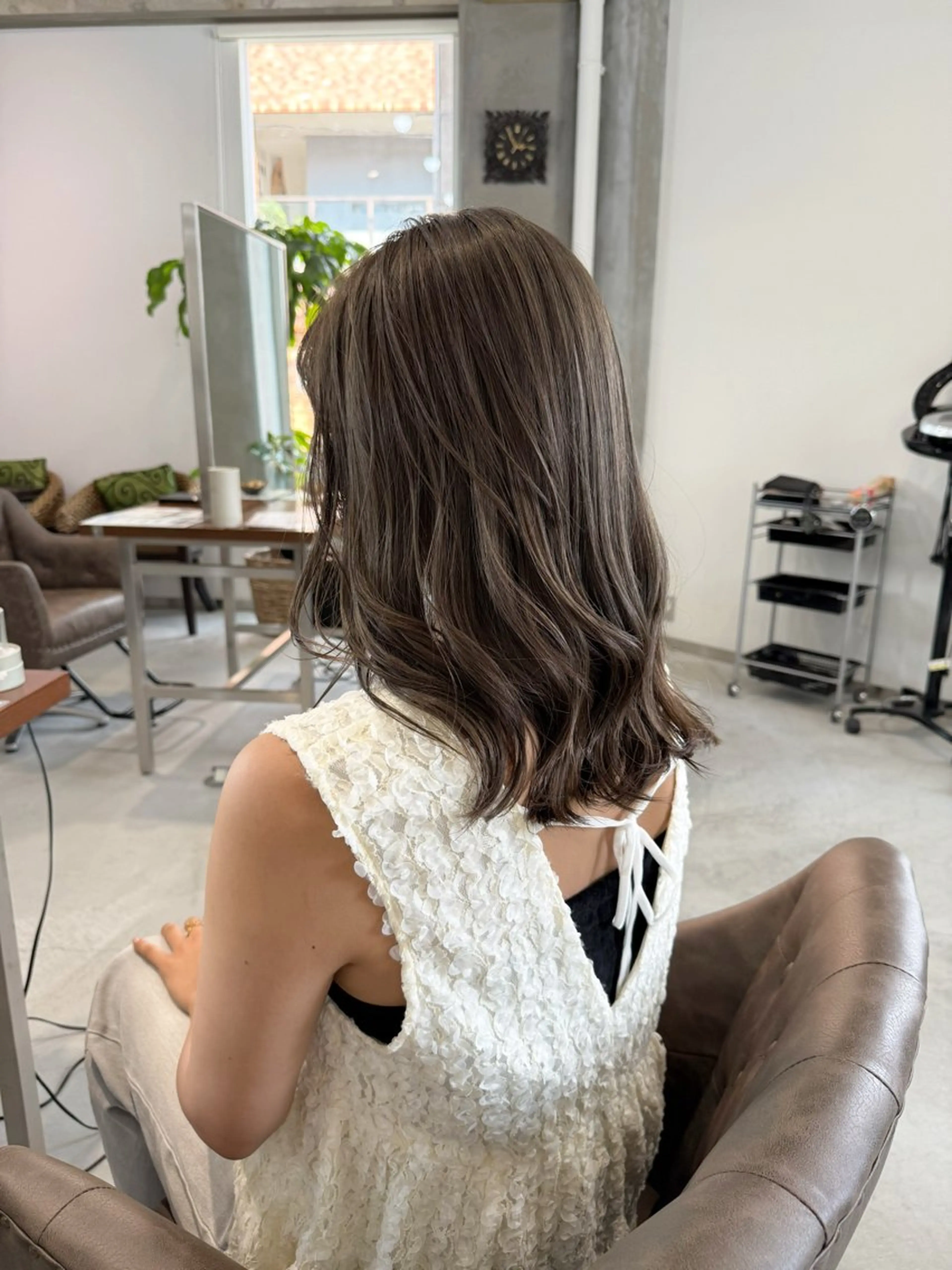 ミディアム カラー ダブルカラー ハイトーンカラー カット ヘアカラー カイリ /レイヤーカットのヘアスタイル