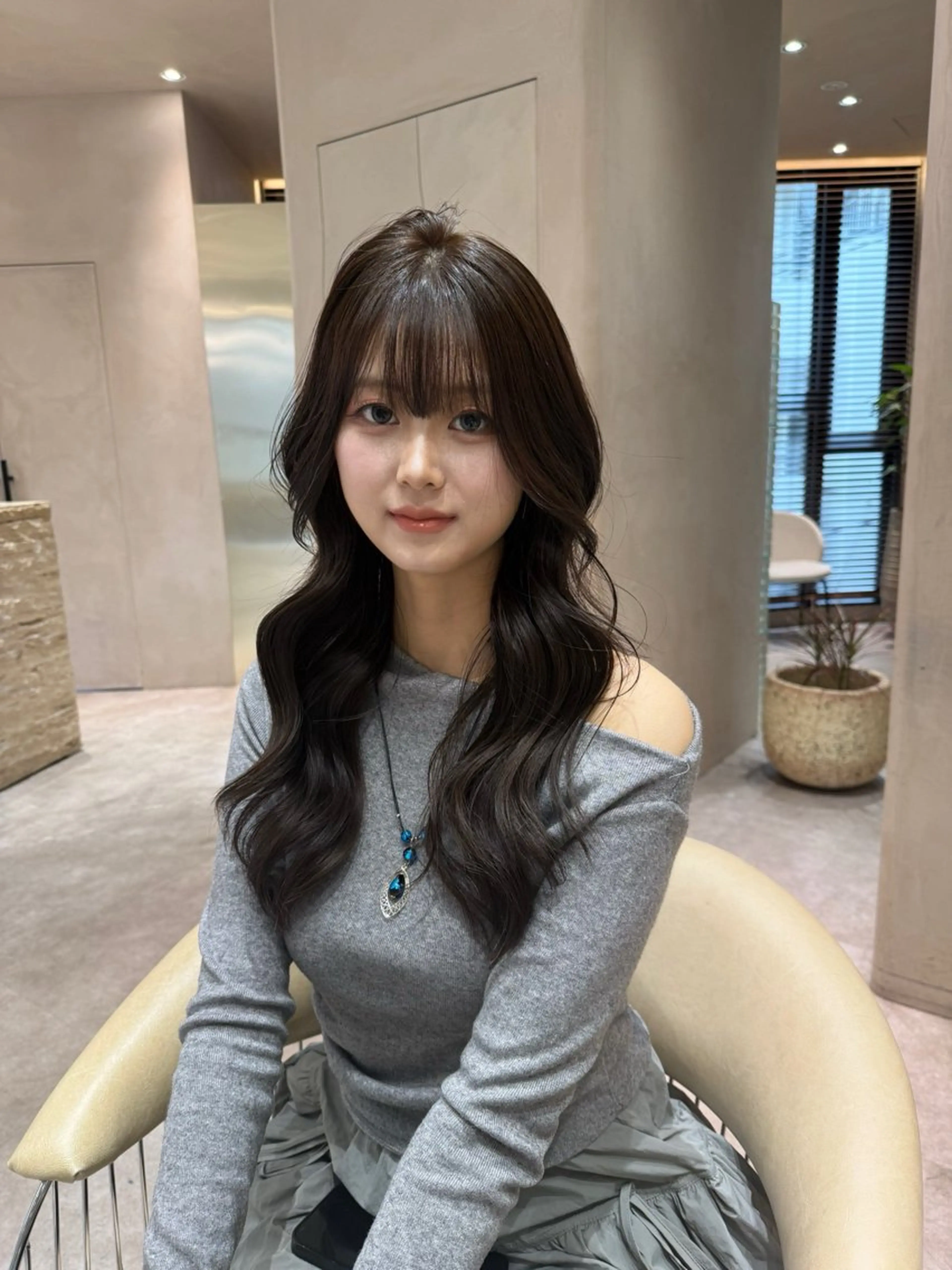 ミディアム カラー カット ヘアカラー トリートメント レイヤー/ベージュ ヒヨリ/渋谷のヘアスタイル