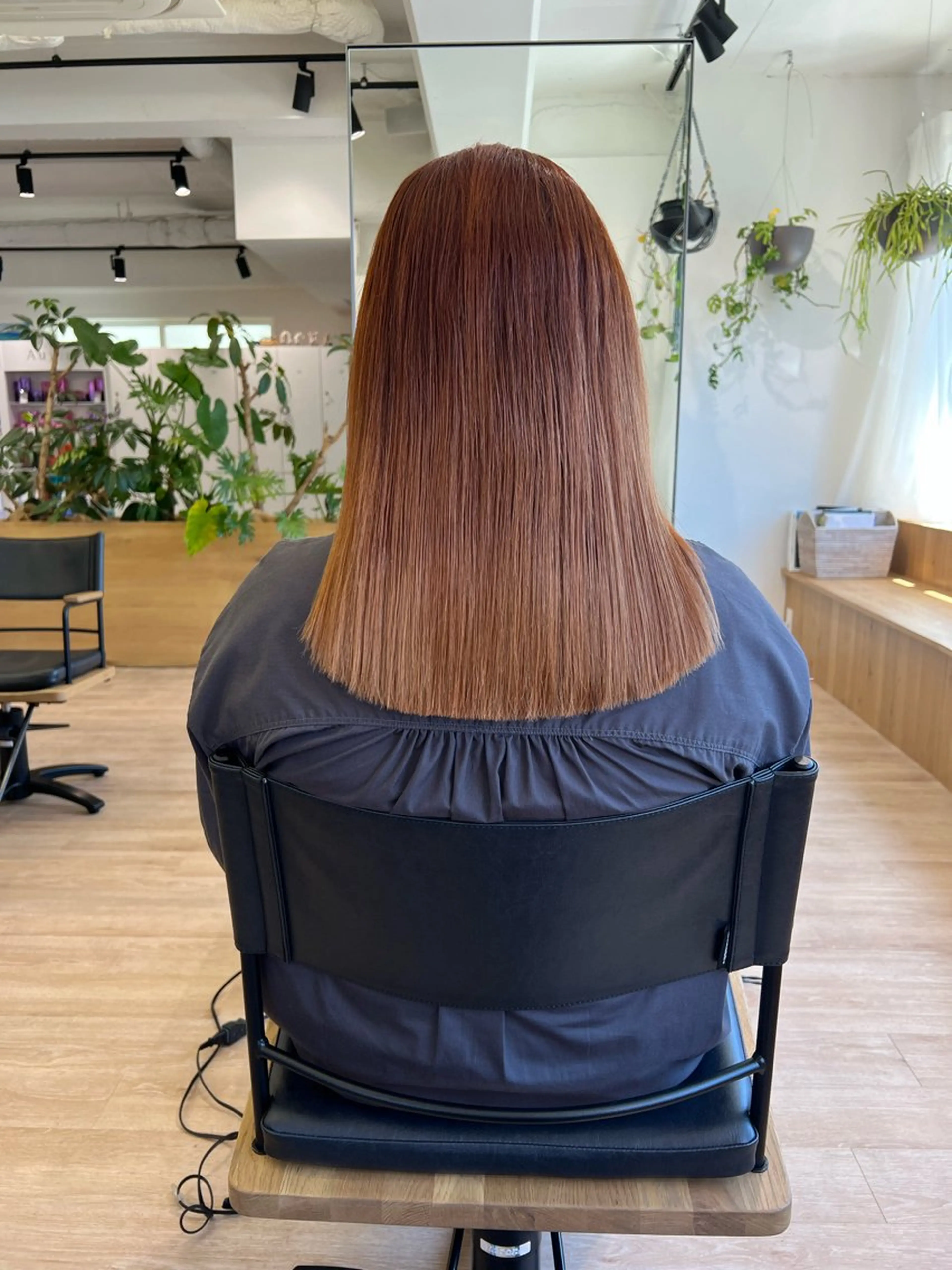 セミロング カット ヘアカラー トリートメント 艶ベージュ/オリーブ カラー🫒airiのヘアスタイル