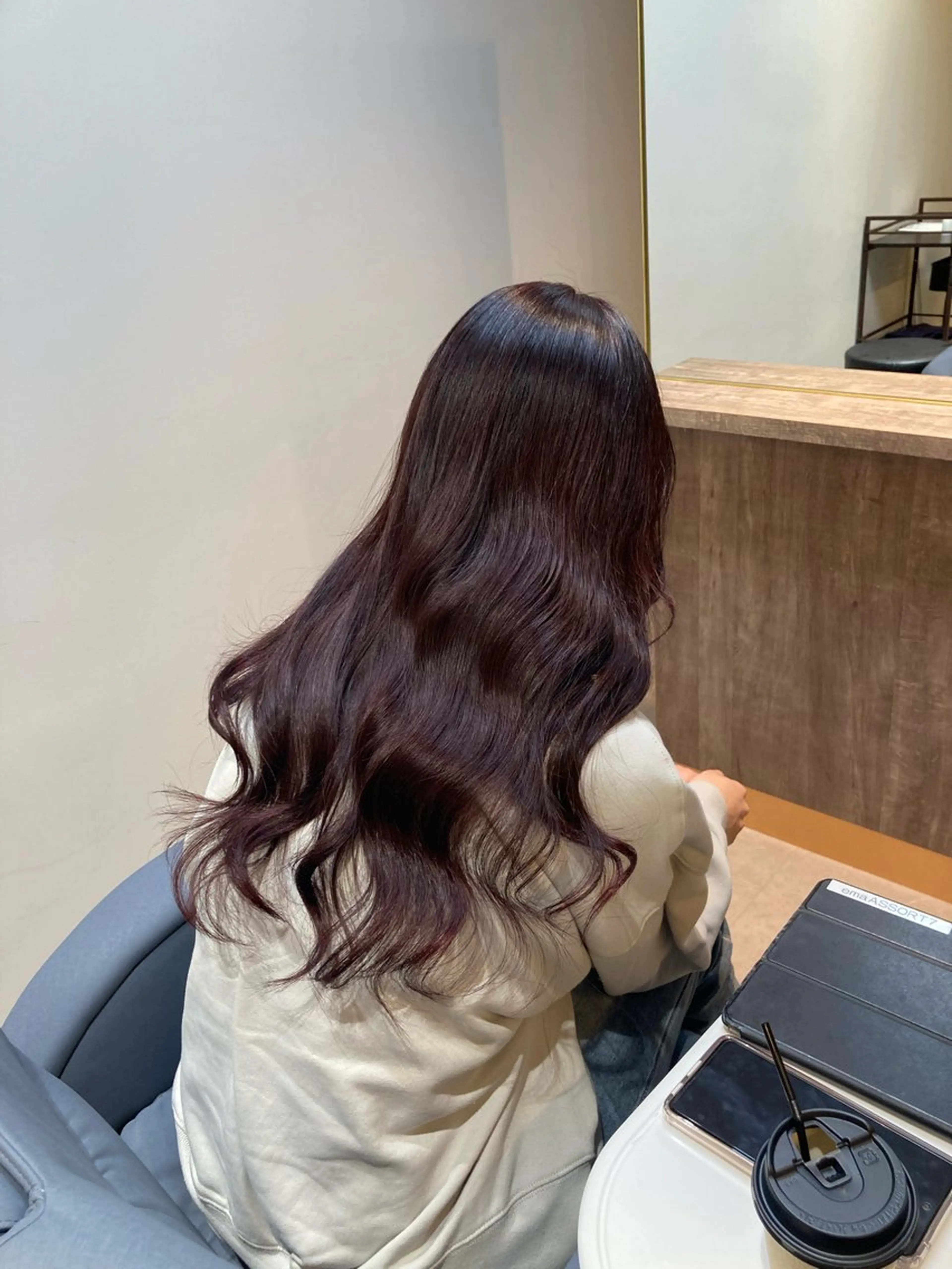 ロング カラー ブリーチ ブリーチなしカラー レッドカラー ヘアカラー ピンクカラー🎀 米津 美佑のヘアスタイル