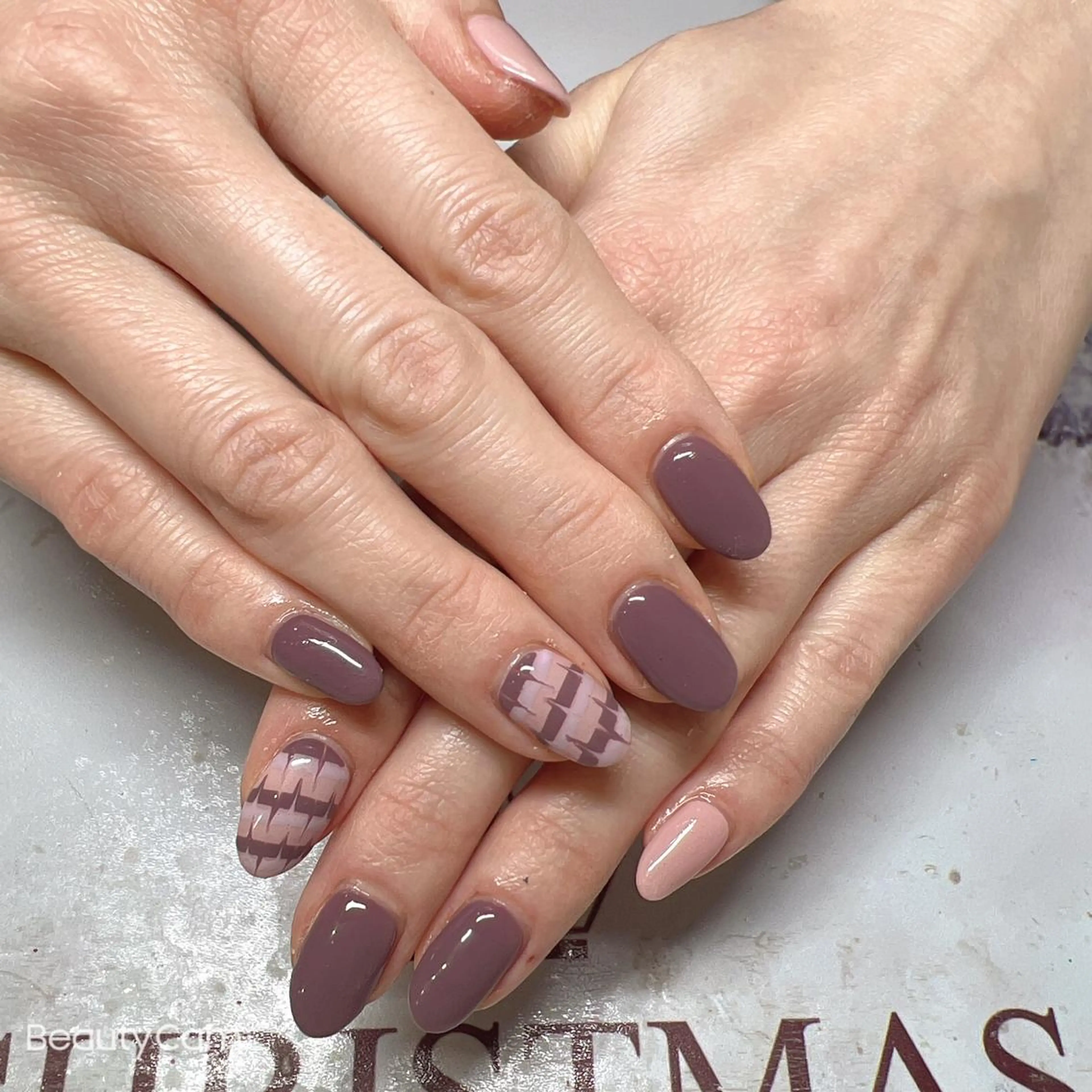 ネイル ガレンドウ 白澤 愛子のネイルデザイン