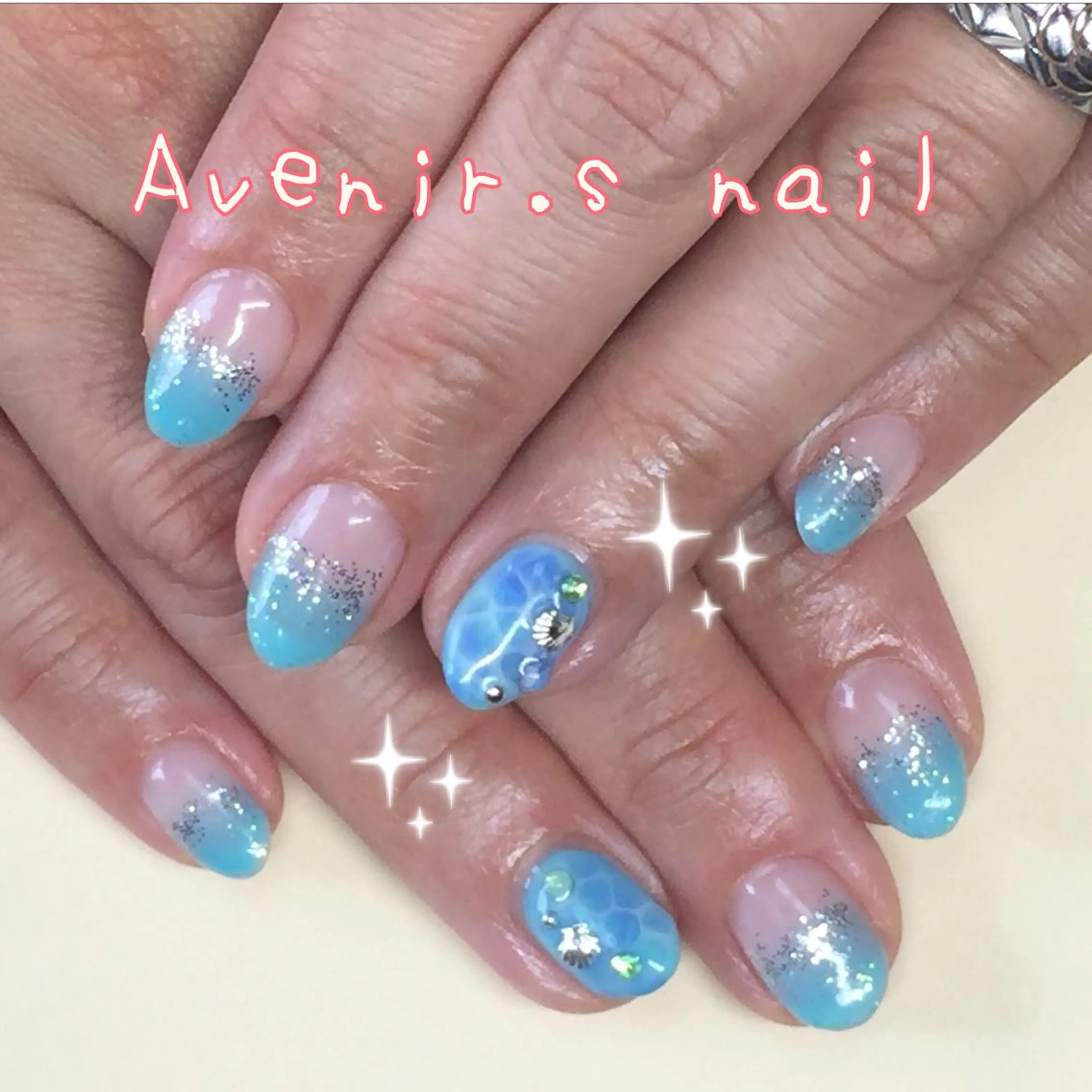 ネイル アートネイル Home Salon Avenir.のネイルデザイン