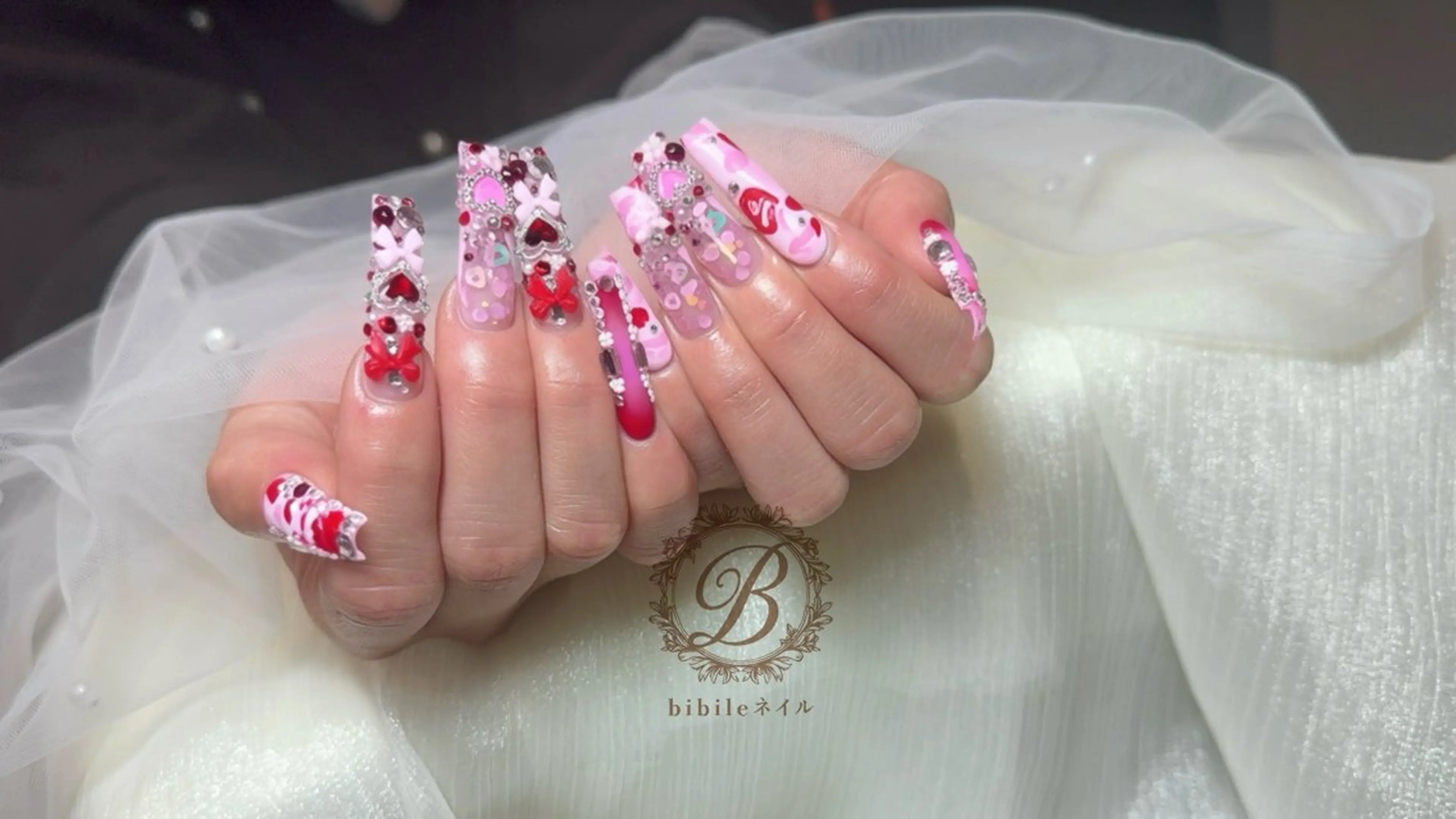 ネイル ハンドネイル 島尻 ユインのネイルデザイン