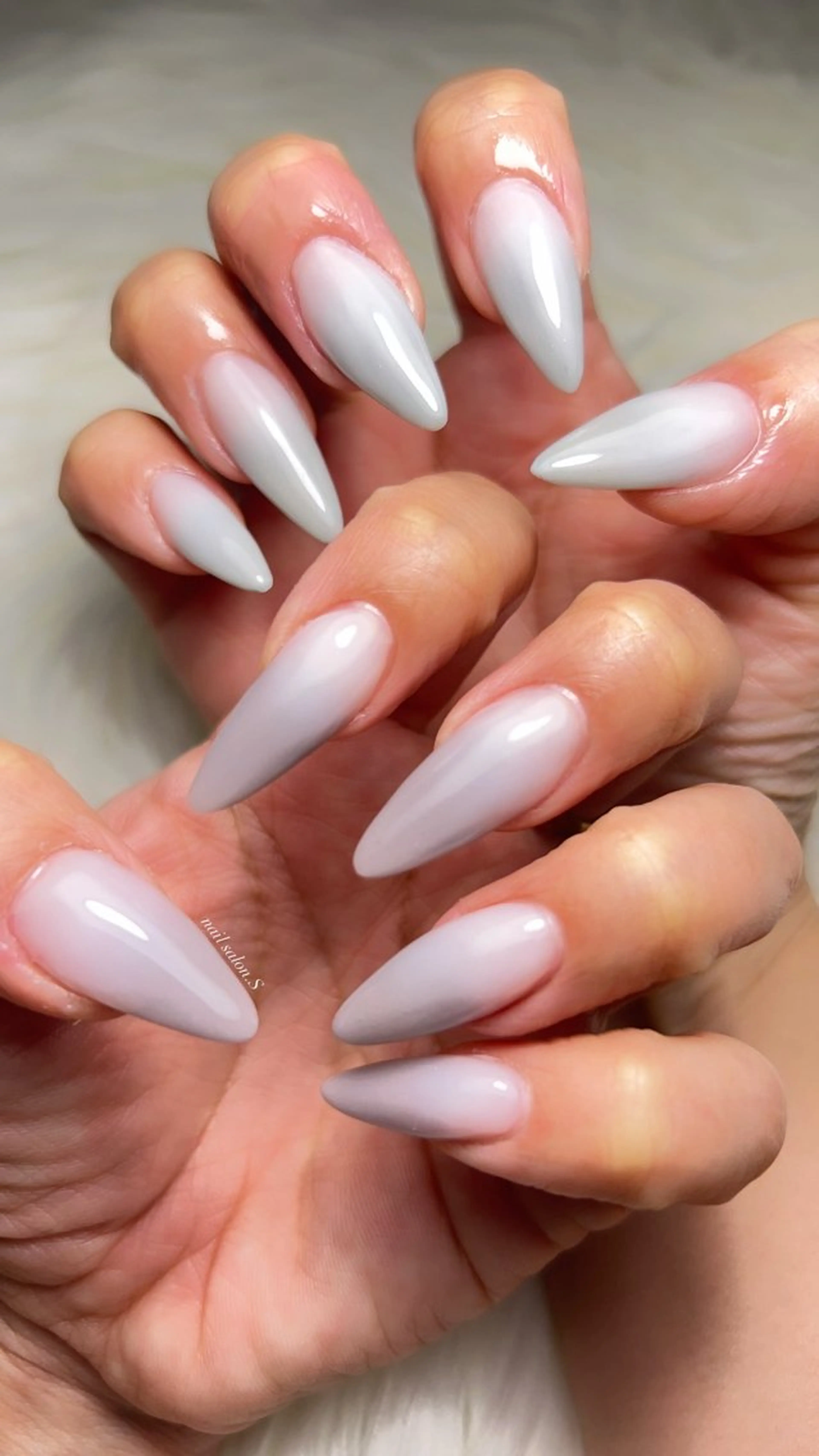 ネイル ジェルネイル グラデーション 持ち込み スカルプネイル ハンドネイル 関山 志乃のネイルデザイン