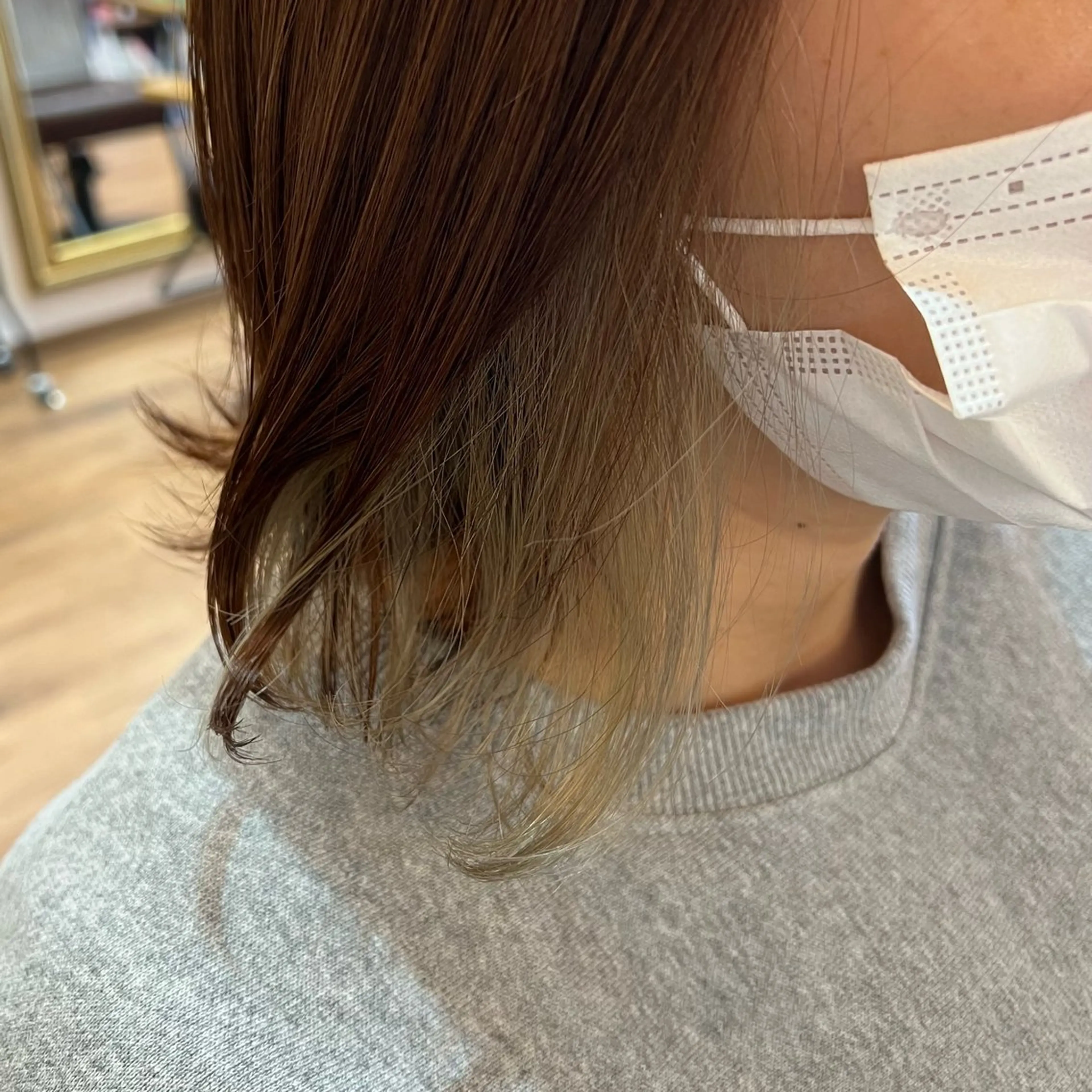 ミディアム カラー 渋谷 莉央のヘアスタイル