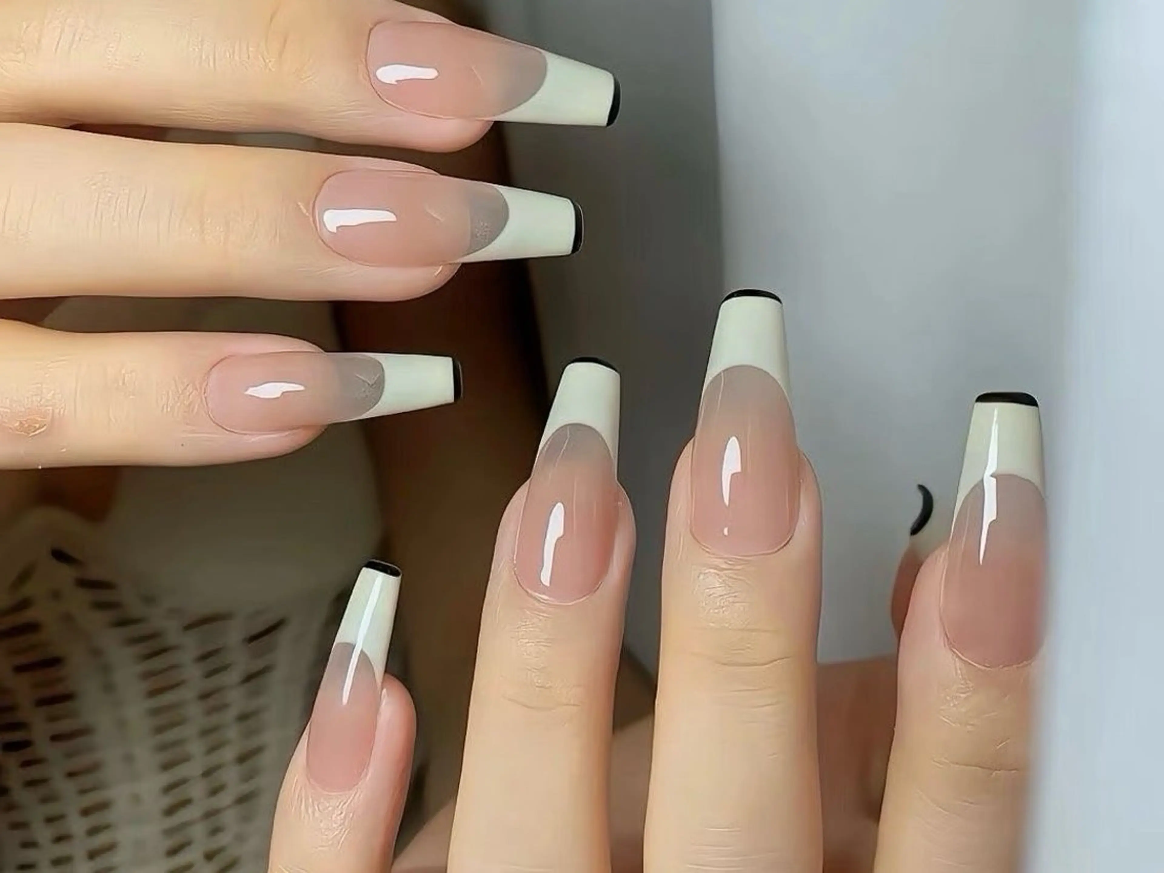 ネイル 長さ出し フットネイル フレンチネイル ジェルネイル ガーリー ハンドネイル NYネイルサロン 千葉中央店のネイルデザイン