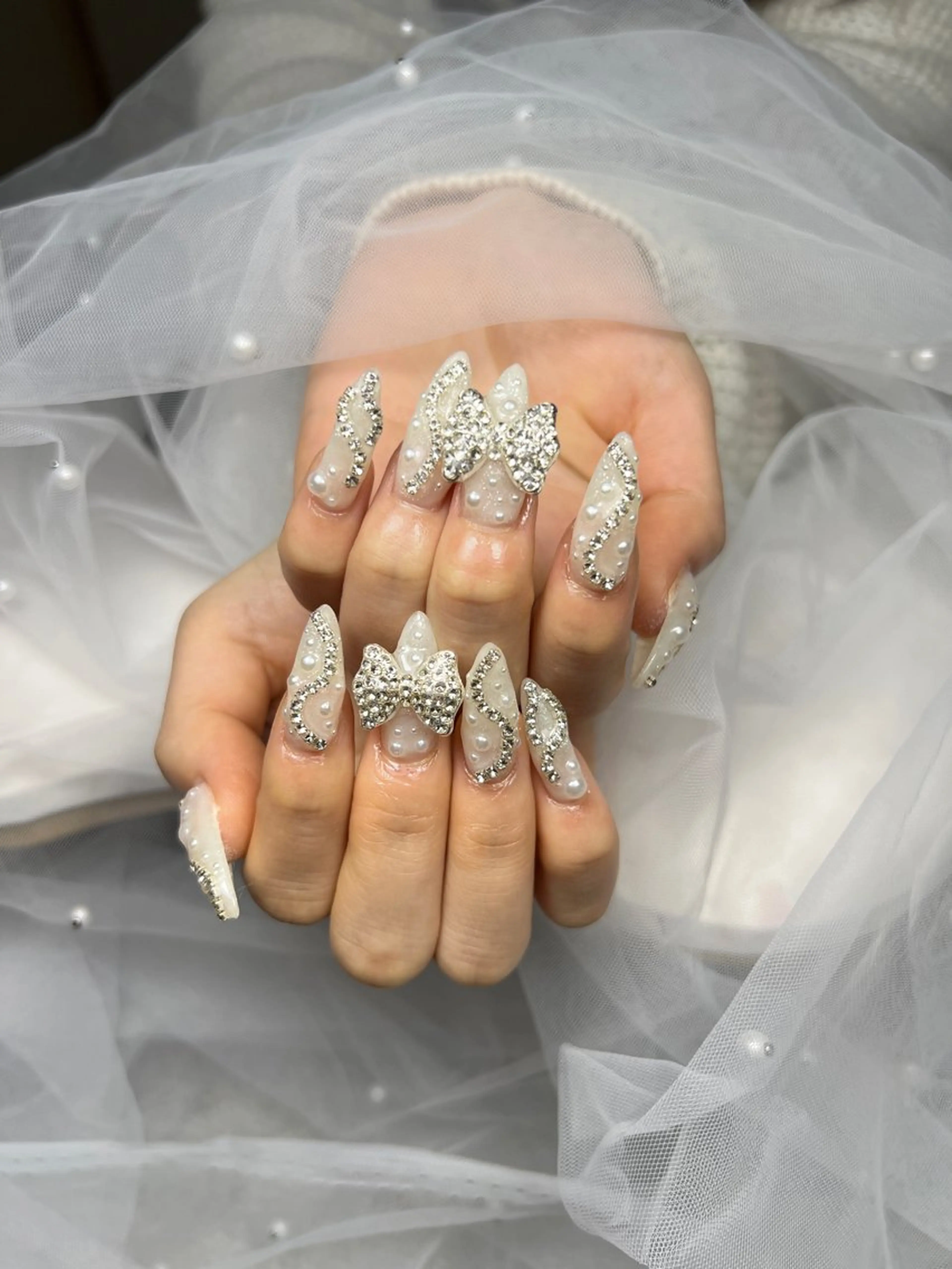 ネイル アートネイル オーロラネイル チークネイル 長さ出し フットネイル ハンドネイル ハンドケア Mio_ Noiranailのネイルデザイン