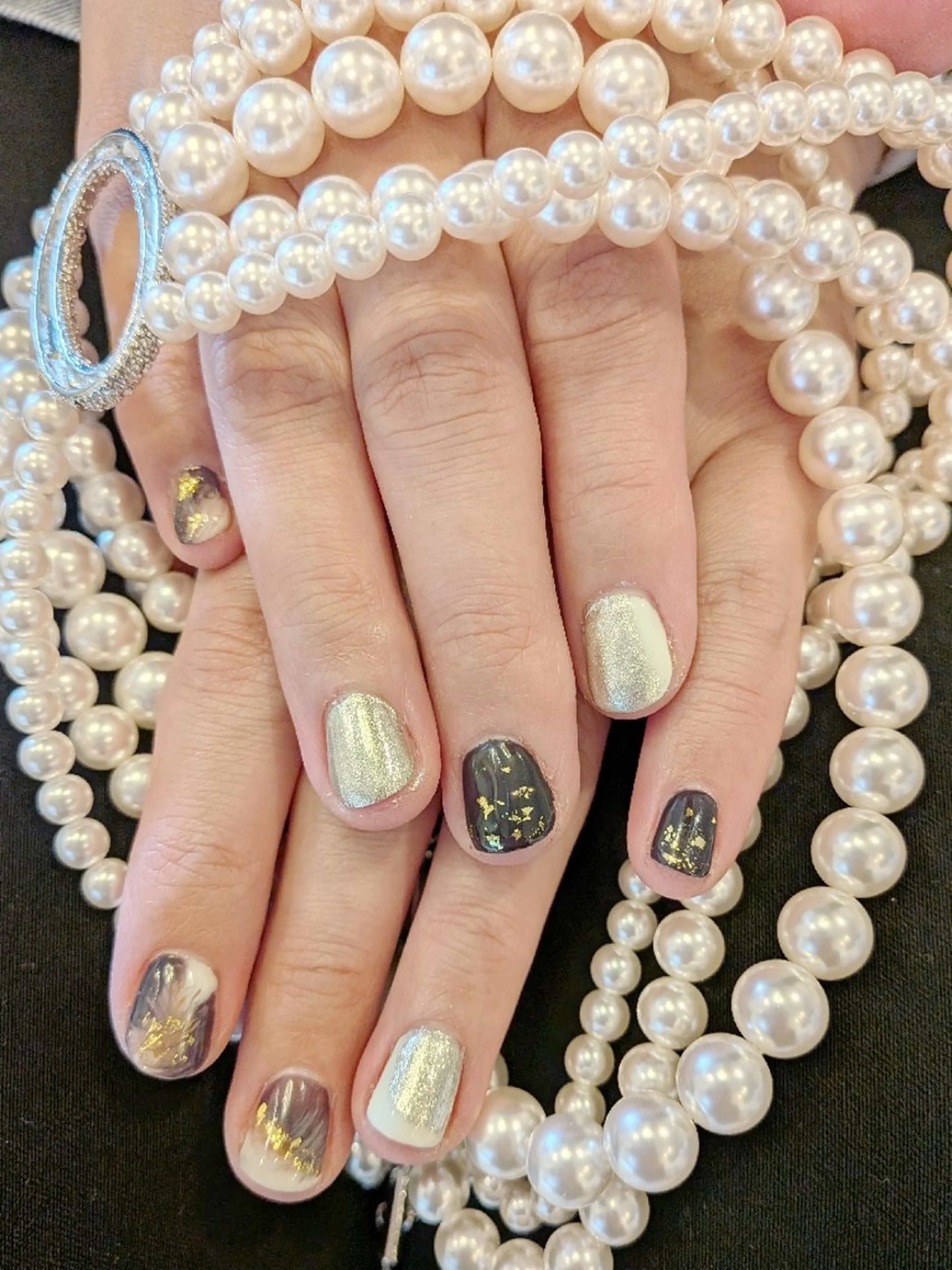 ジェルワンカラー三色、パーツつけ放題、パーツ種類は限りがあるの写真