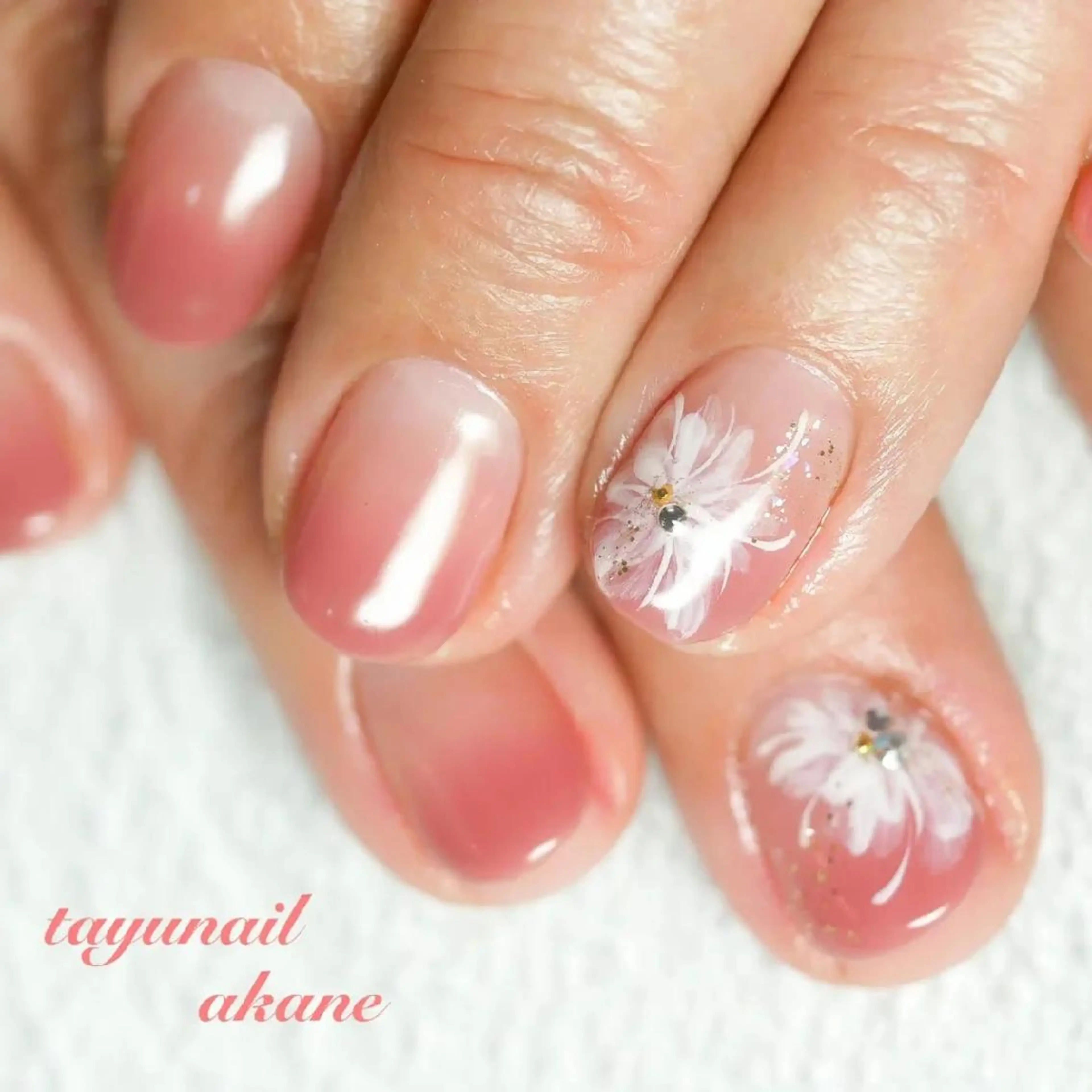 ネイル ブルー ジェルネイル グラデーション パラジェル 冬ネイル ネイルサロン 【たゆnail】のネイルデザイン