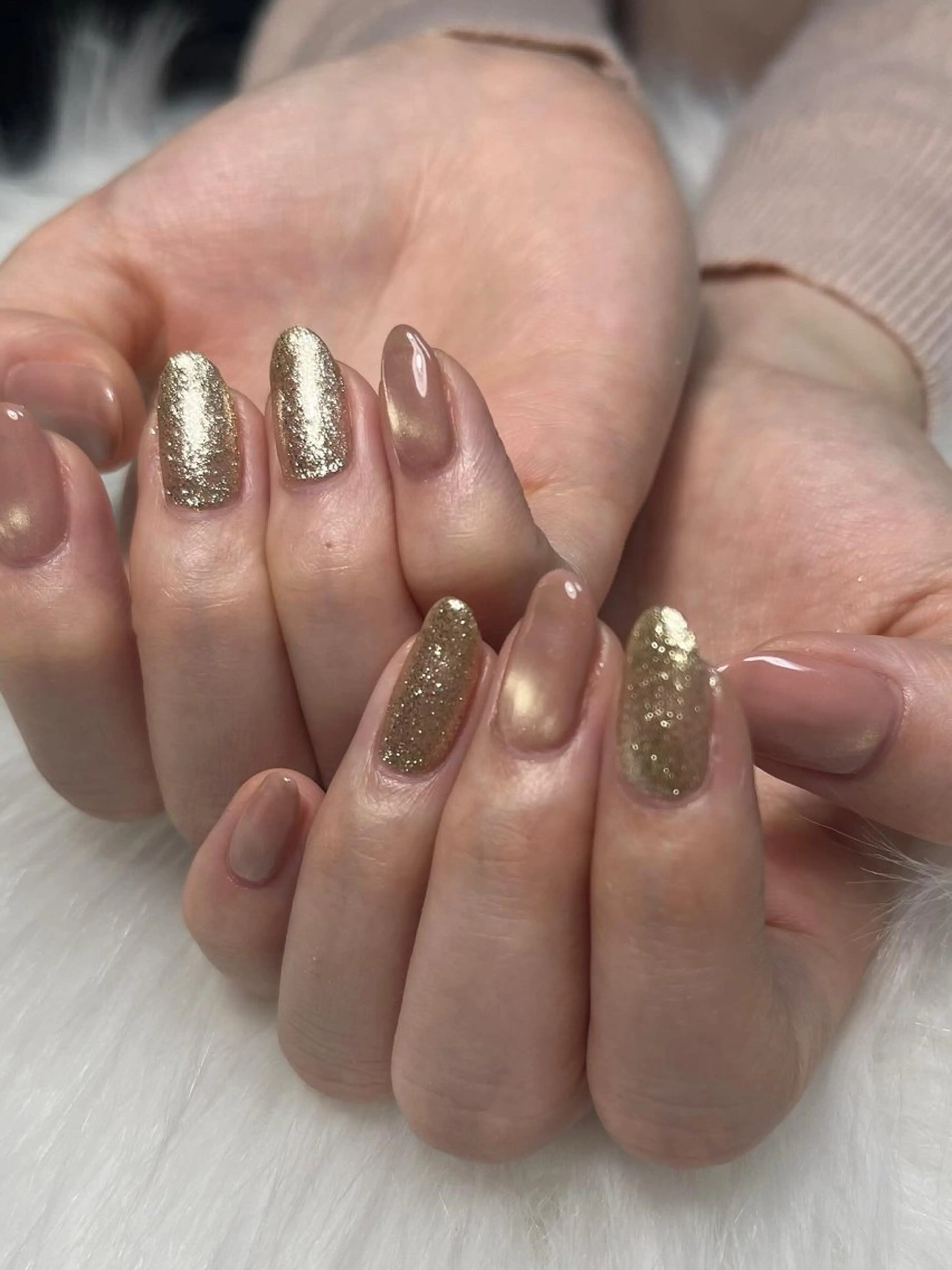 ネイル ゴールド キラキラネイル シンプルネイル フットネイル Nail salon Hanakoのネイルデザイン