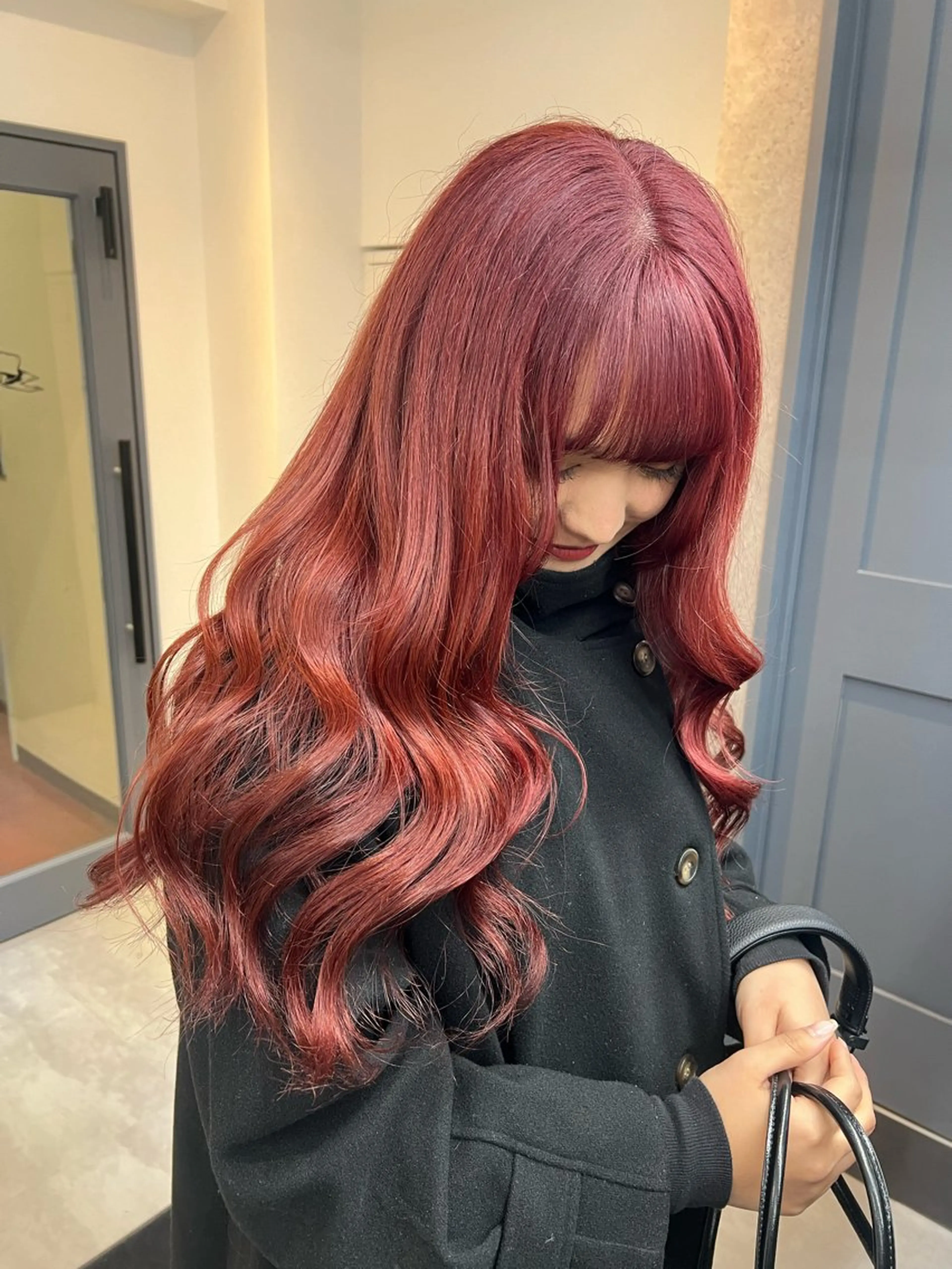 ロング カラー ブリーチ カシス 透明感カラー デザインカラー ダブルカラー ショート/ウルフ カットモデル募集のヘアスタイル