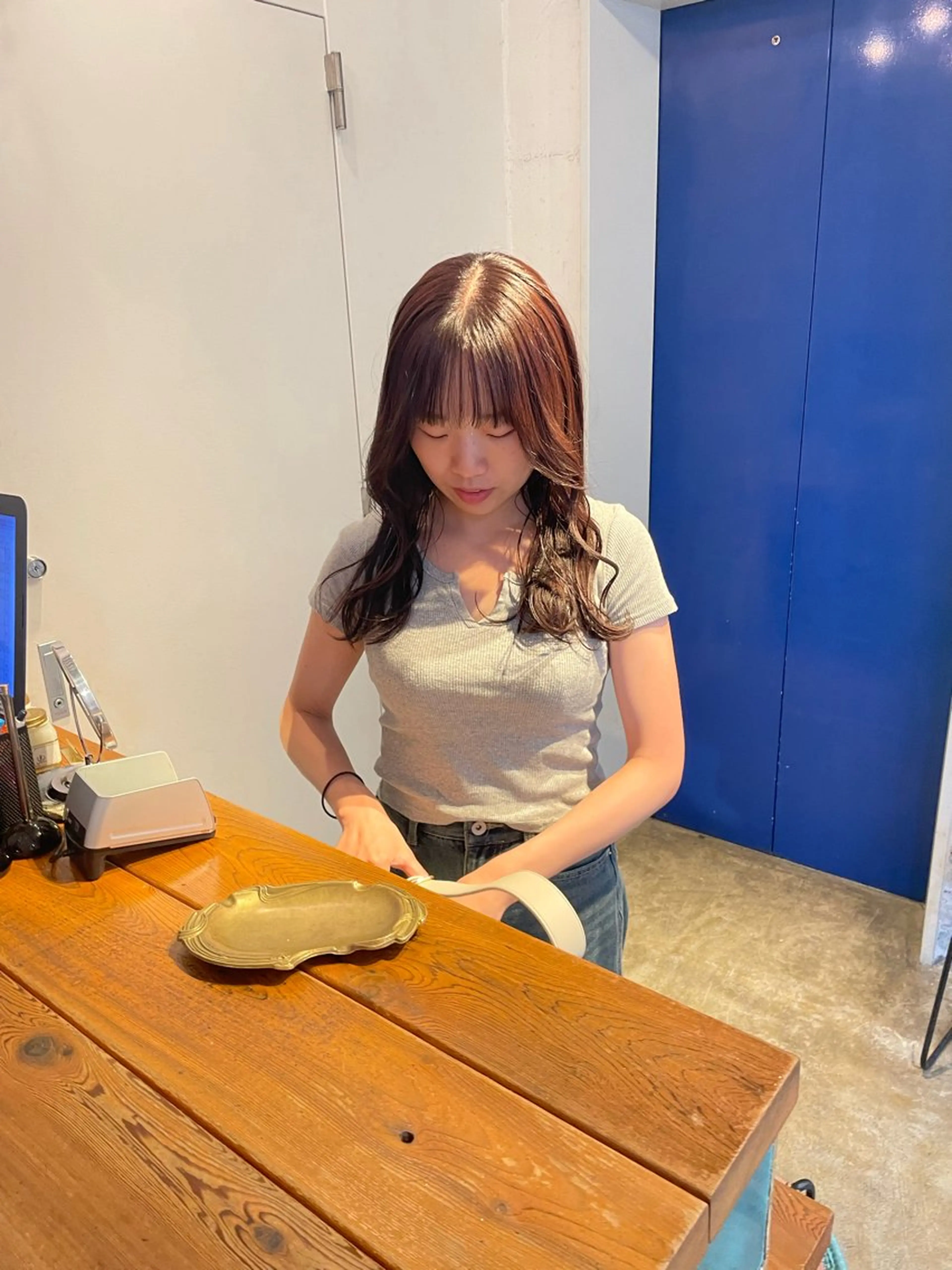 セミロング カラー ブラウンカラー チョコレートブラウン カット ヘアカラー トリートメント MIOベージュカラー 柔らかいカラーのヘアスタイル