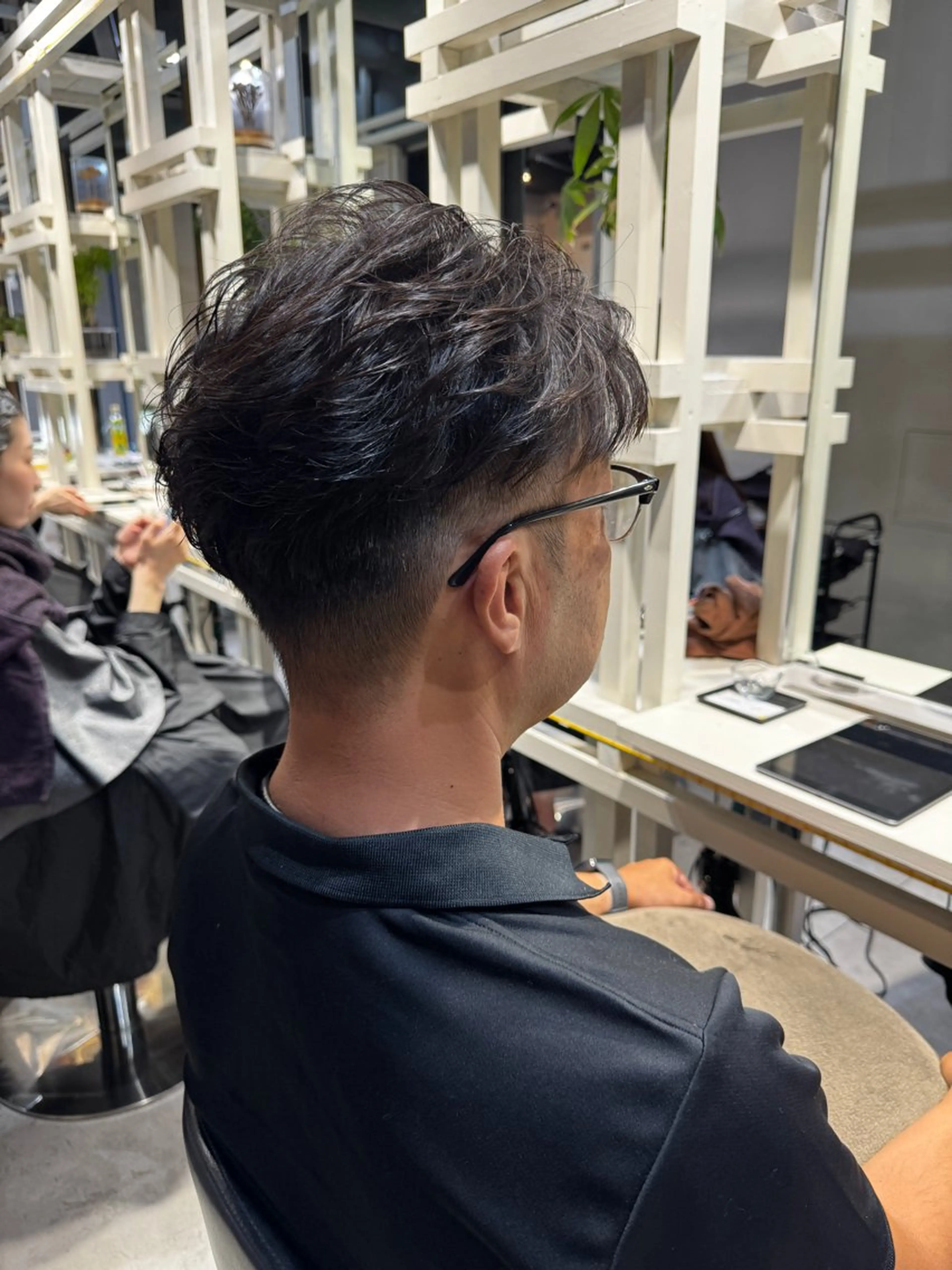 ショート メンズ センターパート フェザーパーマ メンズパーマ カット パーマ トリートメント 似合う髪型が 分からない方へのヘアスタイル