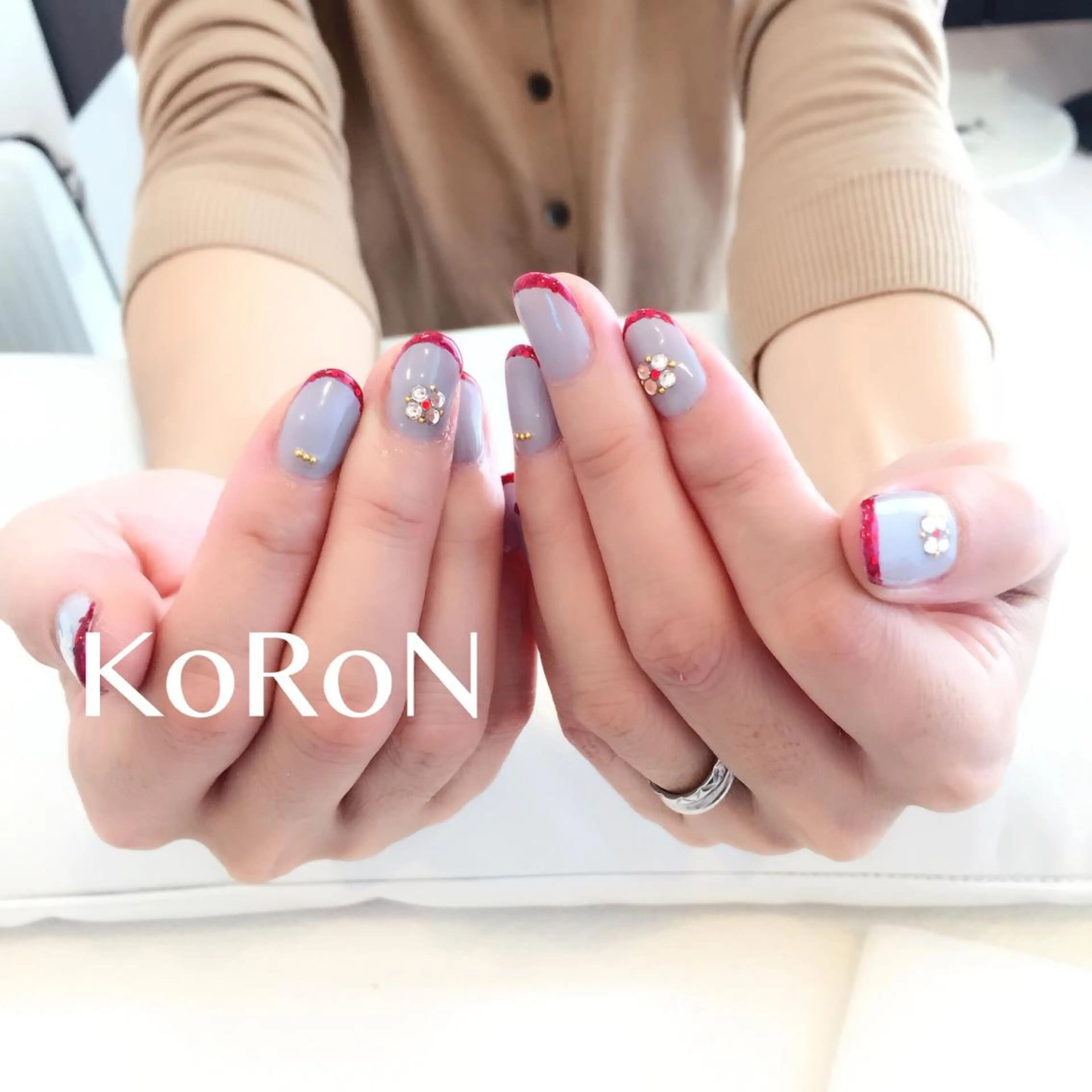 ネイル フレンチネイル ラメ(グリッター) 赤色 ハンドネイル 自宅サロン鎌倉 KORONのネイルデザイン