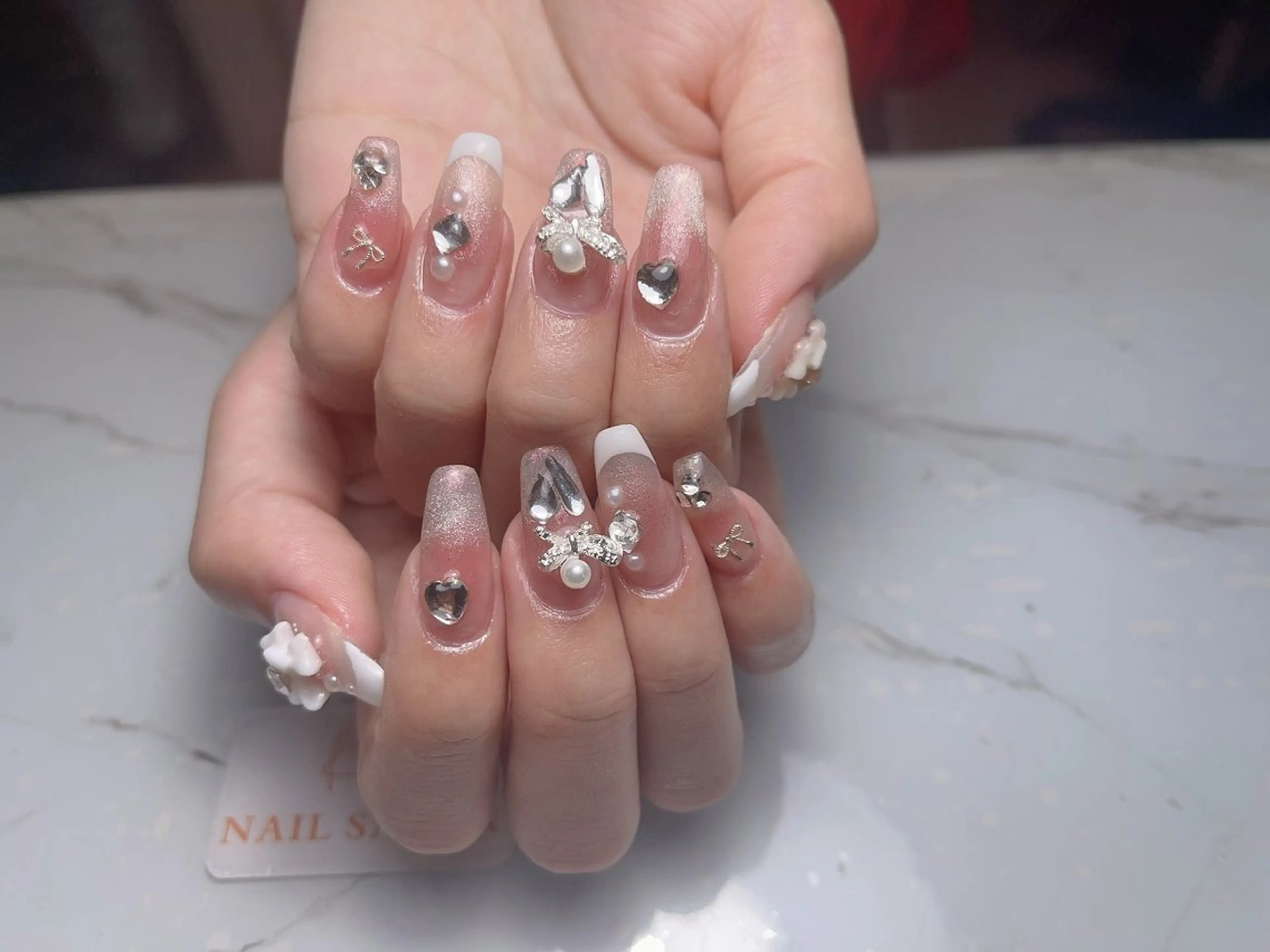 ネイル アートネイル フレンチネイル ジェルネイル グラデーション 韓国ネイル ハンドネイル 💕鈴木ユリ パラジェル/オフ無料のネイルデザイン