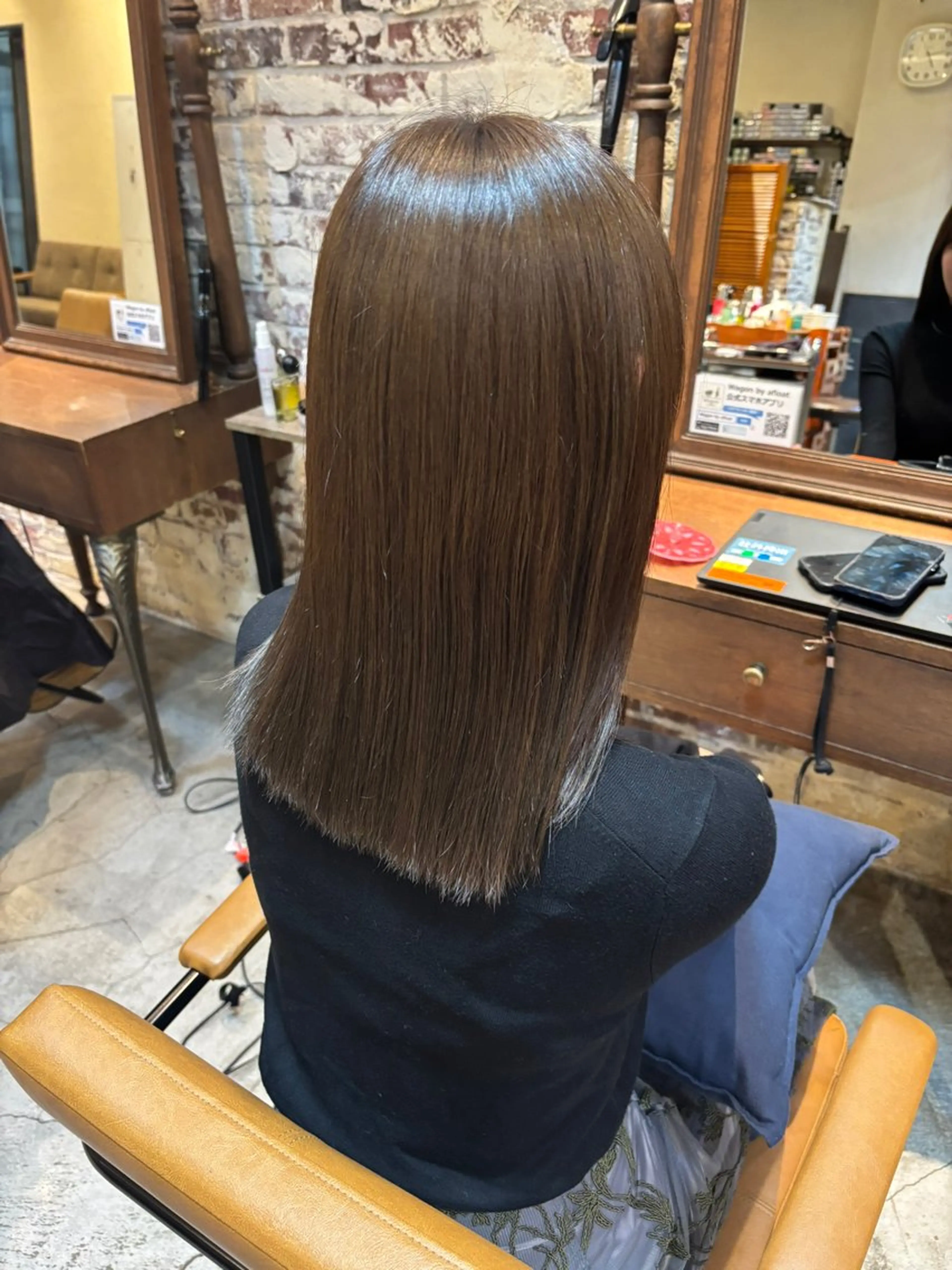ミディアム カラー アッシュ ベージュカラー グレージュ オリーブベージュ 髪質改善 カット ヘアカラー トリートメント 七井 香奈 (なないかな)のヘアスタイル