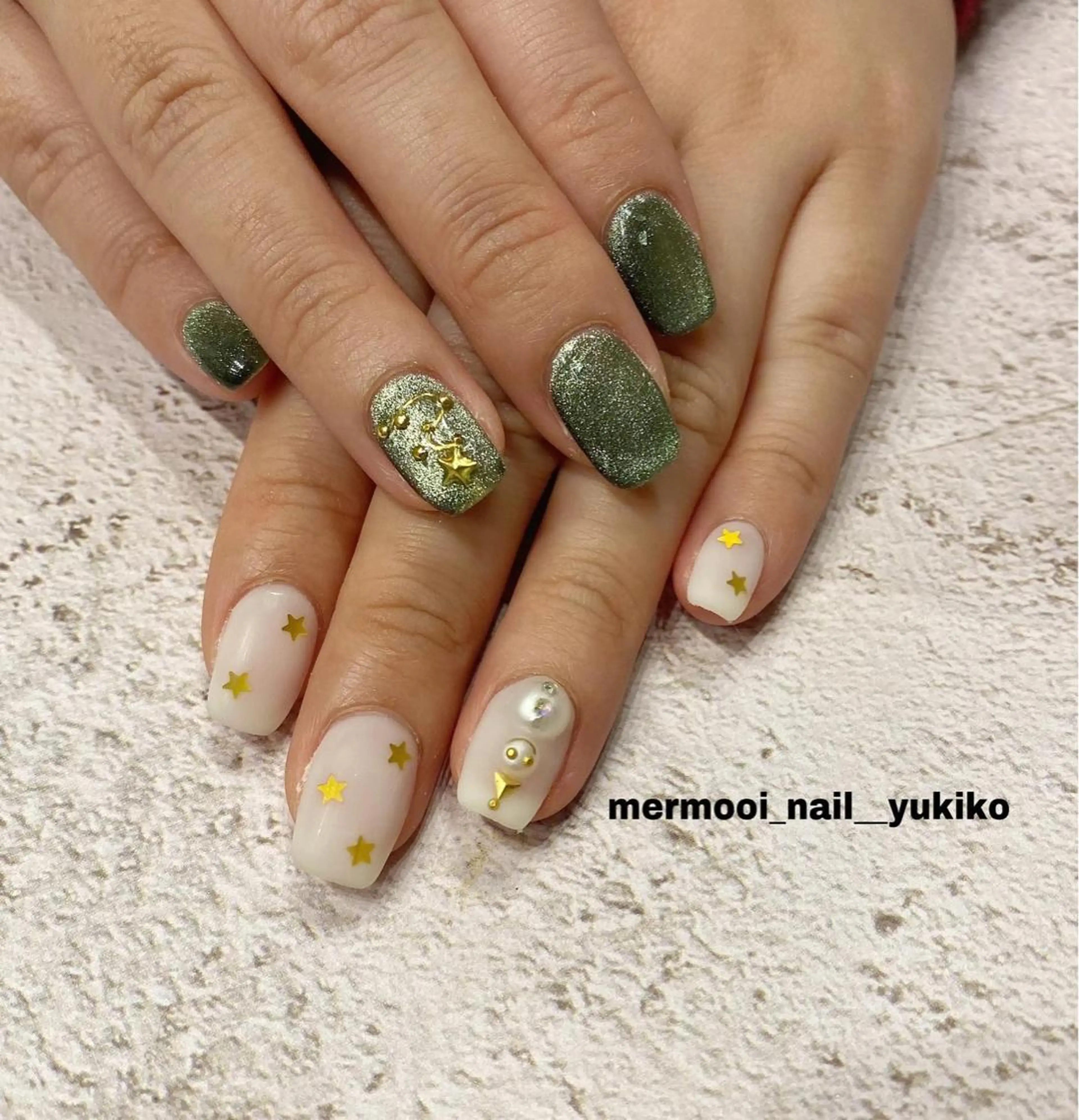 ネイル マグネットネイル マットネイル 冬ネイル クリスマス melumooi nailのネイルデザイン