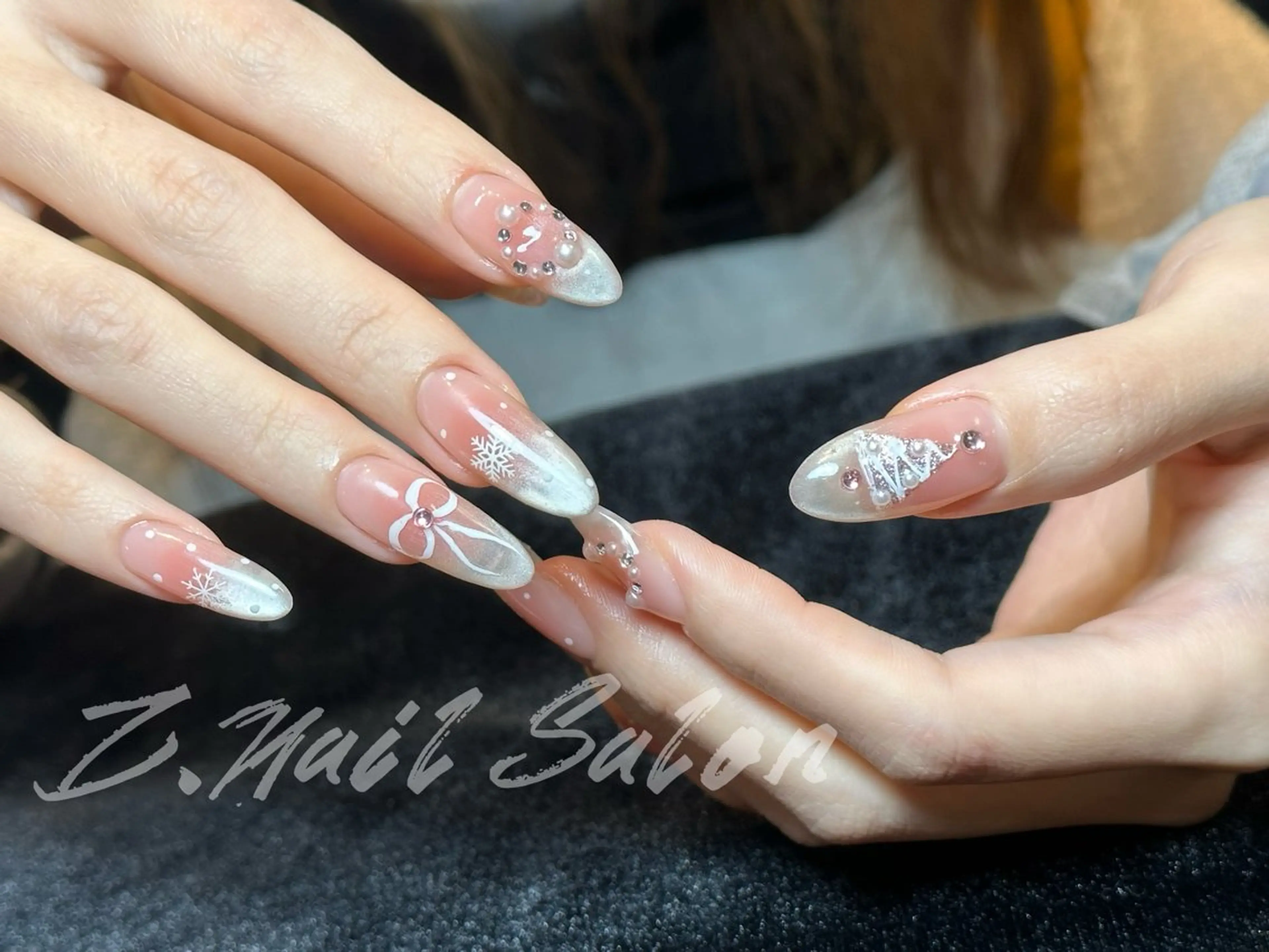 ネイル 長さ出し フットネイル フレンチネイル ジェルネイル ガラスフレンチ ハンドネイル Z.Nail Salonのネイルデザイン
