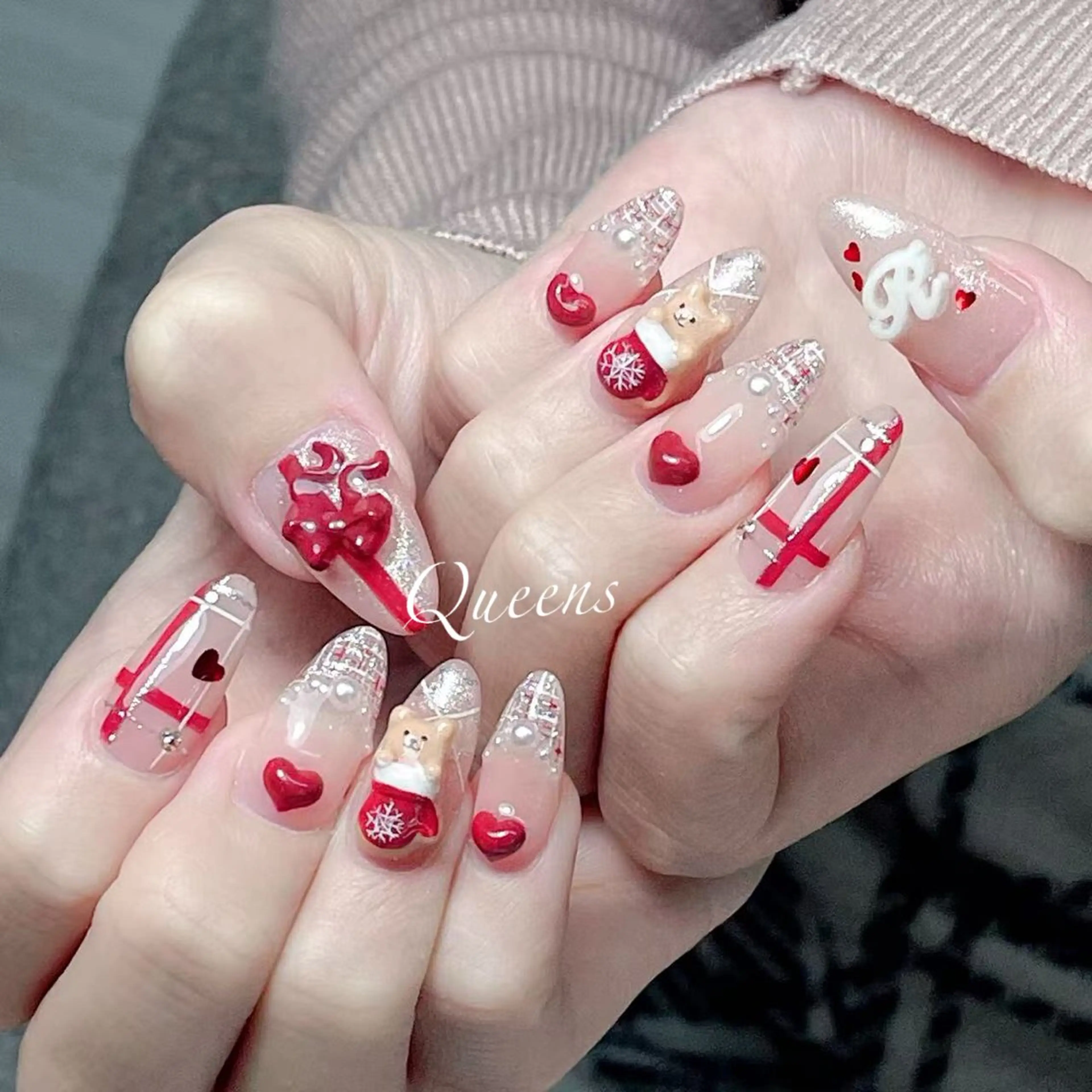 ネイル ハンドネイル Queens テイのネイルデザイン