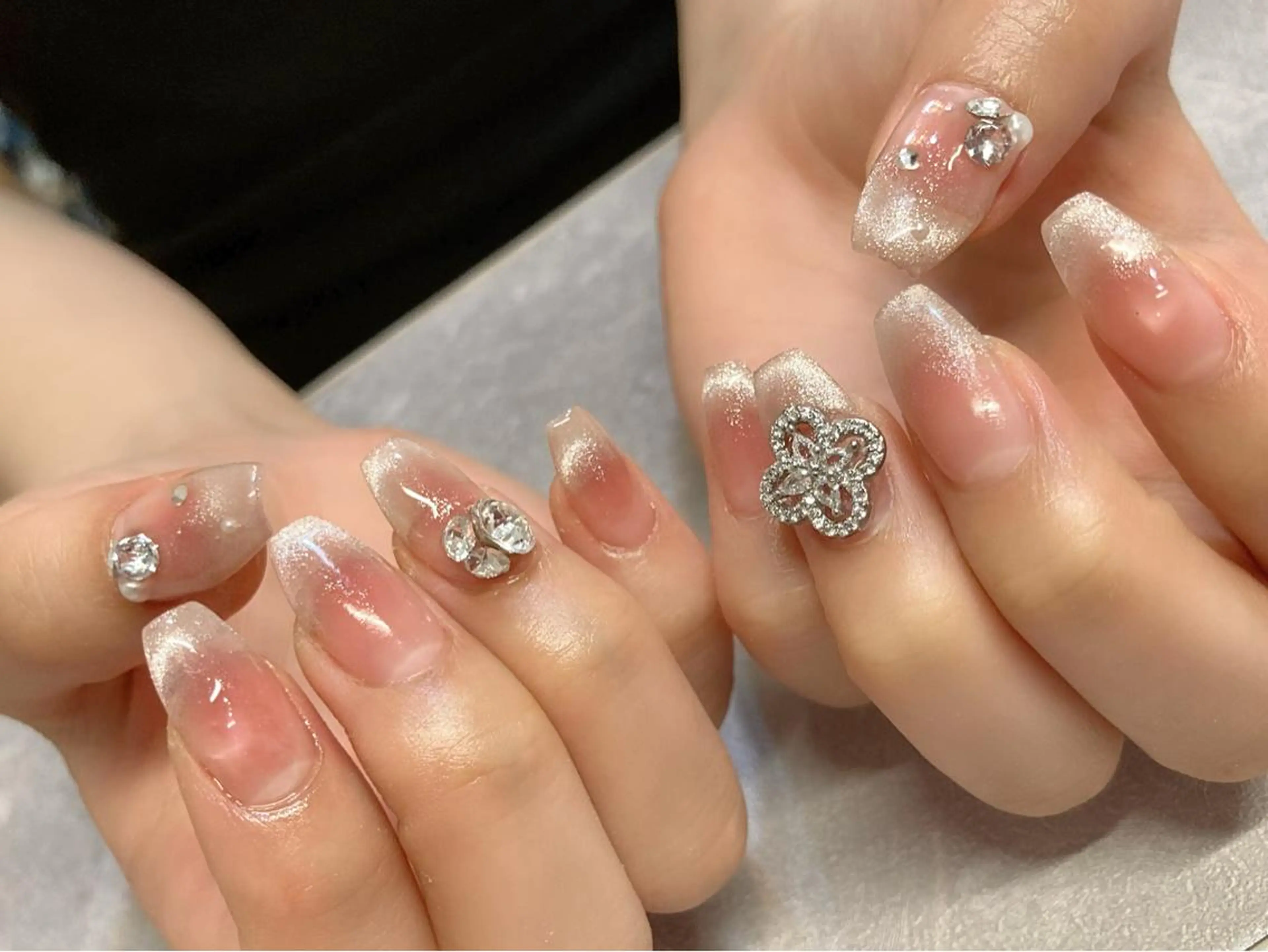 ネイル elu ：nail＆eyeのネイルデザイン