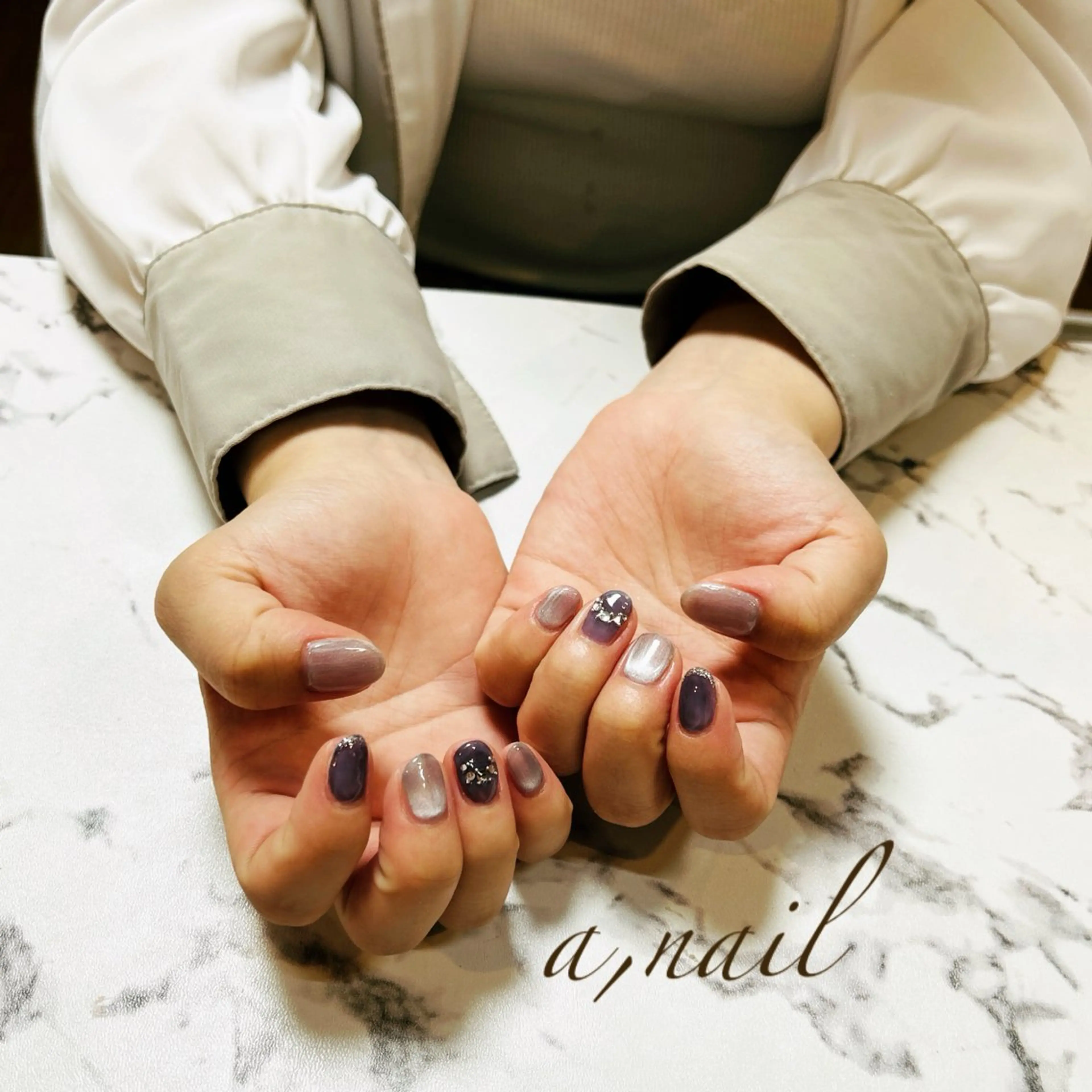 ネイル フレンチネイル キラキラネイル マグネットネイル オフィスネイル シンプルネイル ハンドネイル ネイルサロン エーネイルのネイルデザイン