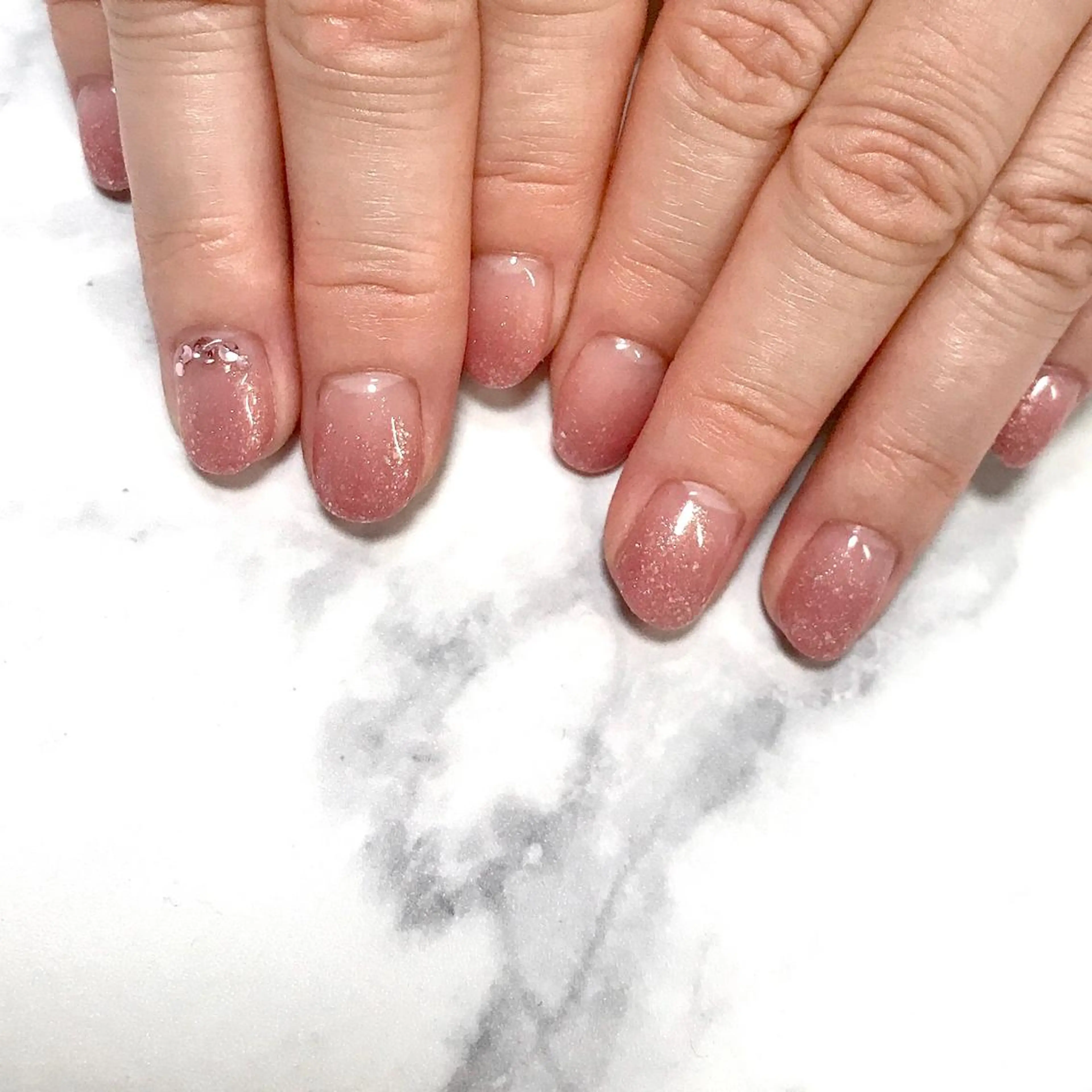 ネイル グラデーション オフィスネイル ピンク シンプルネイル ステラ marikominoのネイルデザイン