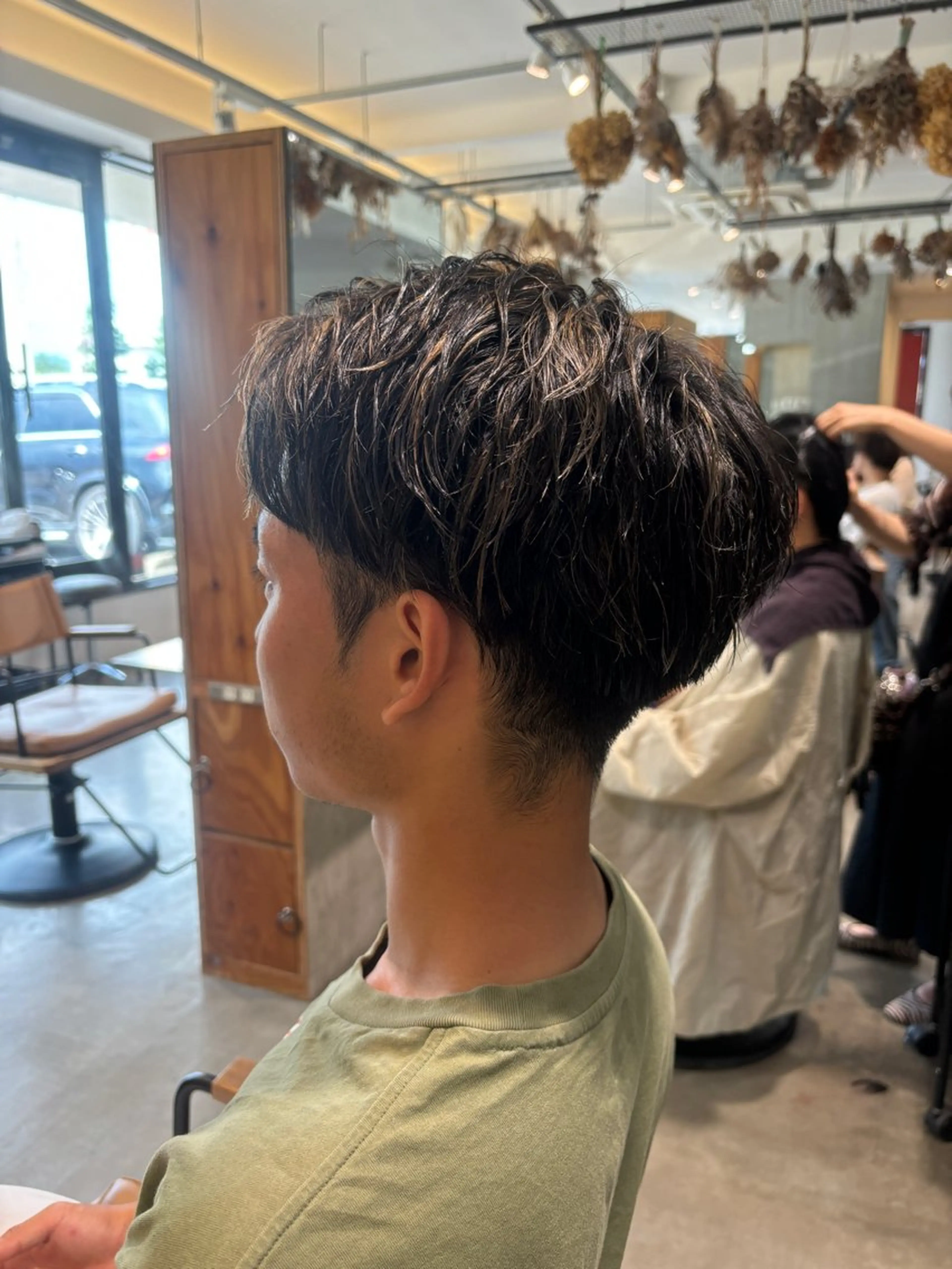 カラー メンズ メンズハイライト ハイライトカラー 小木曽 里華のヘアスタイル