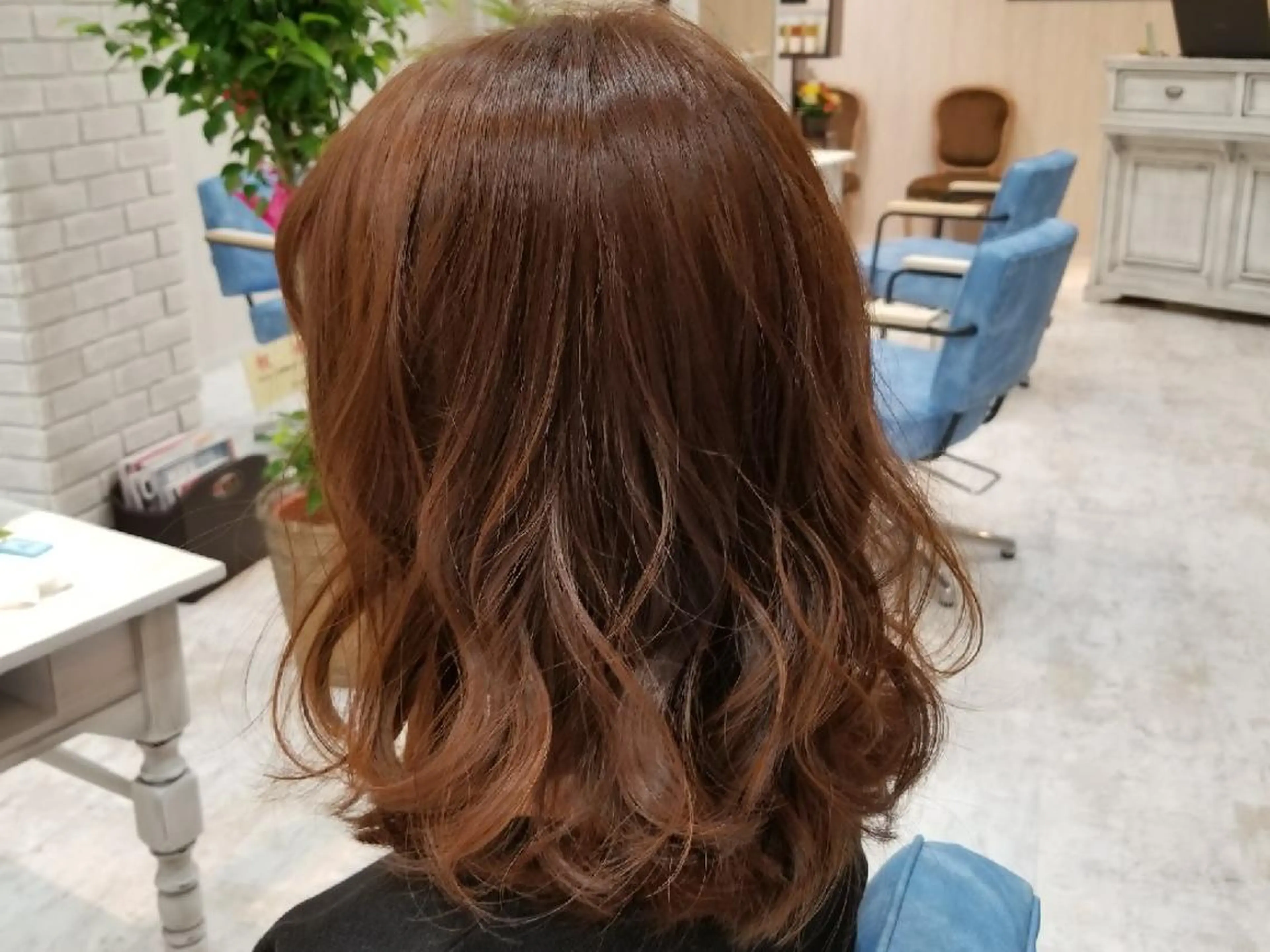 ミディアム カラー 切りっぱなしボブ ボブ 外ハネヘア レイヤーカット/ 髪質改善/代表西村のヘアスタイル