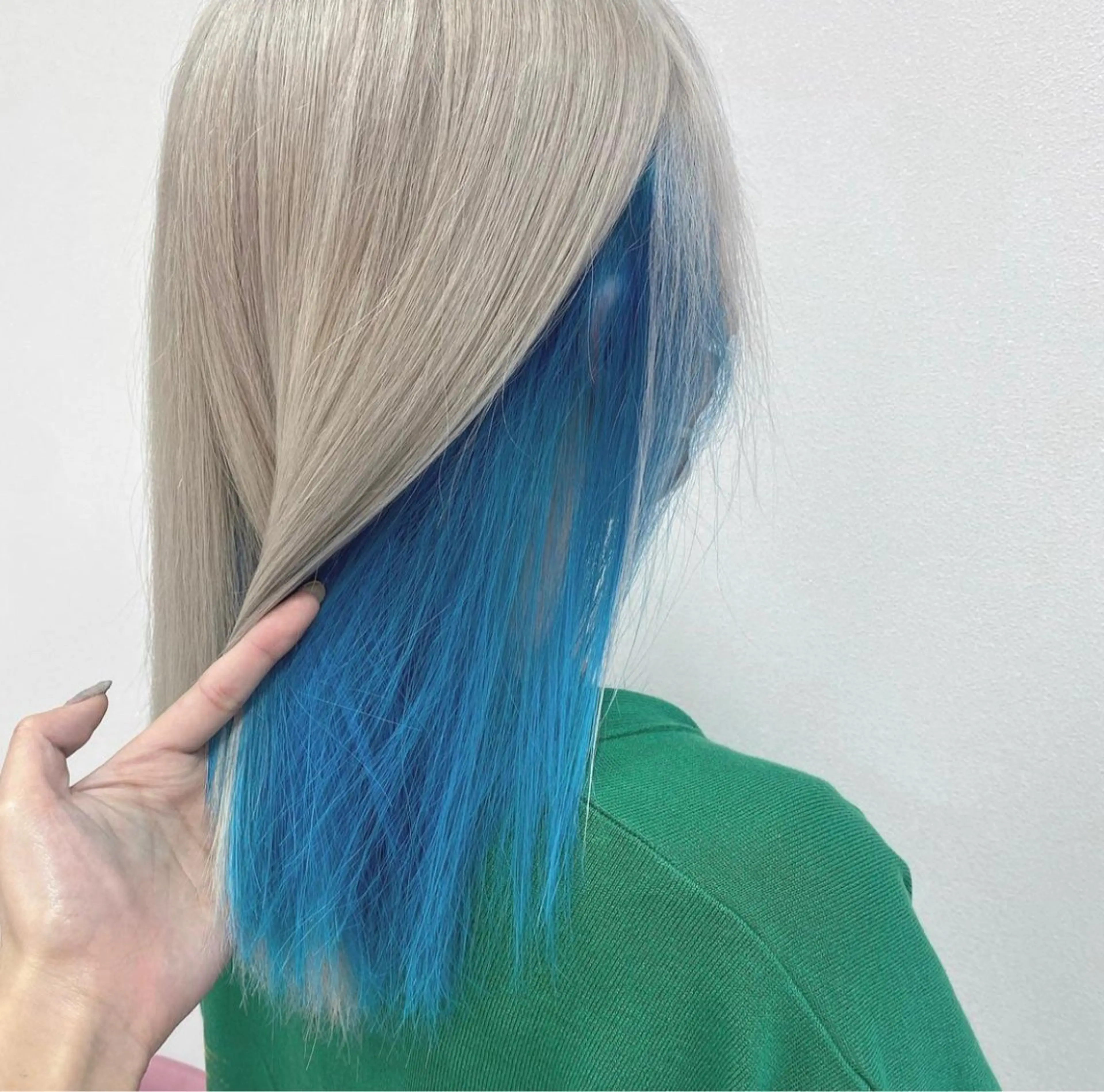 セミロング カラー ブルーカラー 💘韓国カラー💘 クルミのヘアスタイル