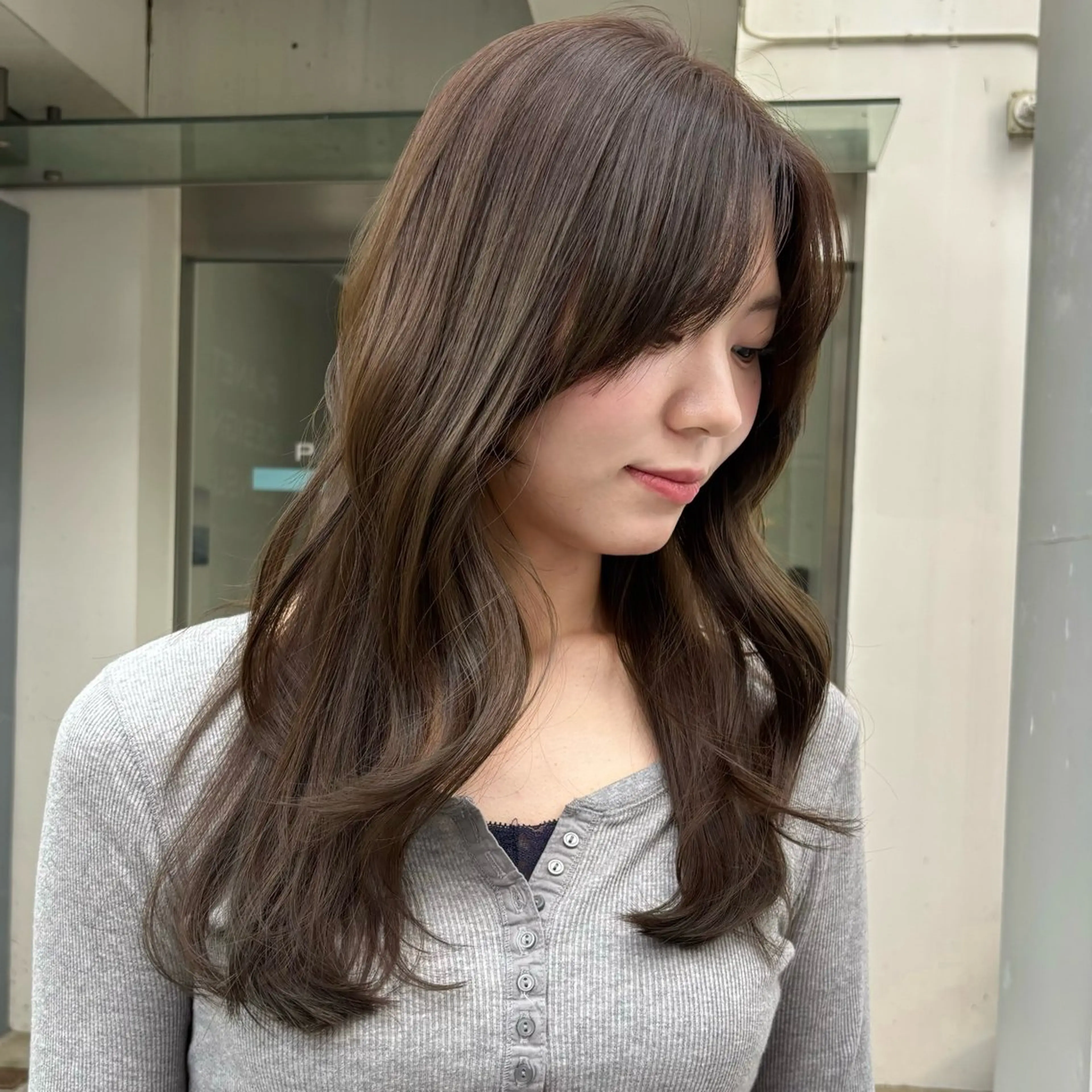 ロング カット ヘアカラー トリートメント 盛れる透明感カラー・ momokaのヘアスタイル