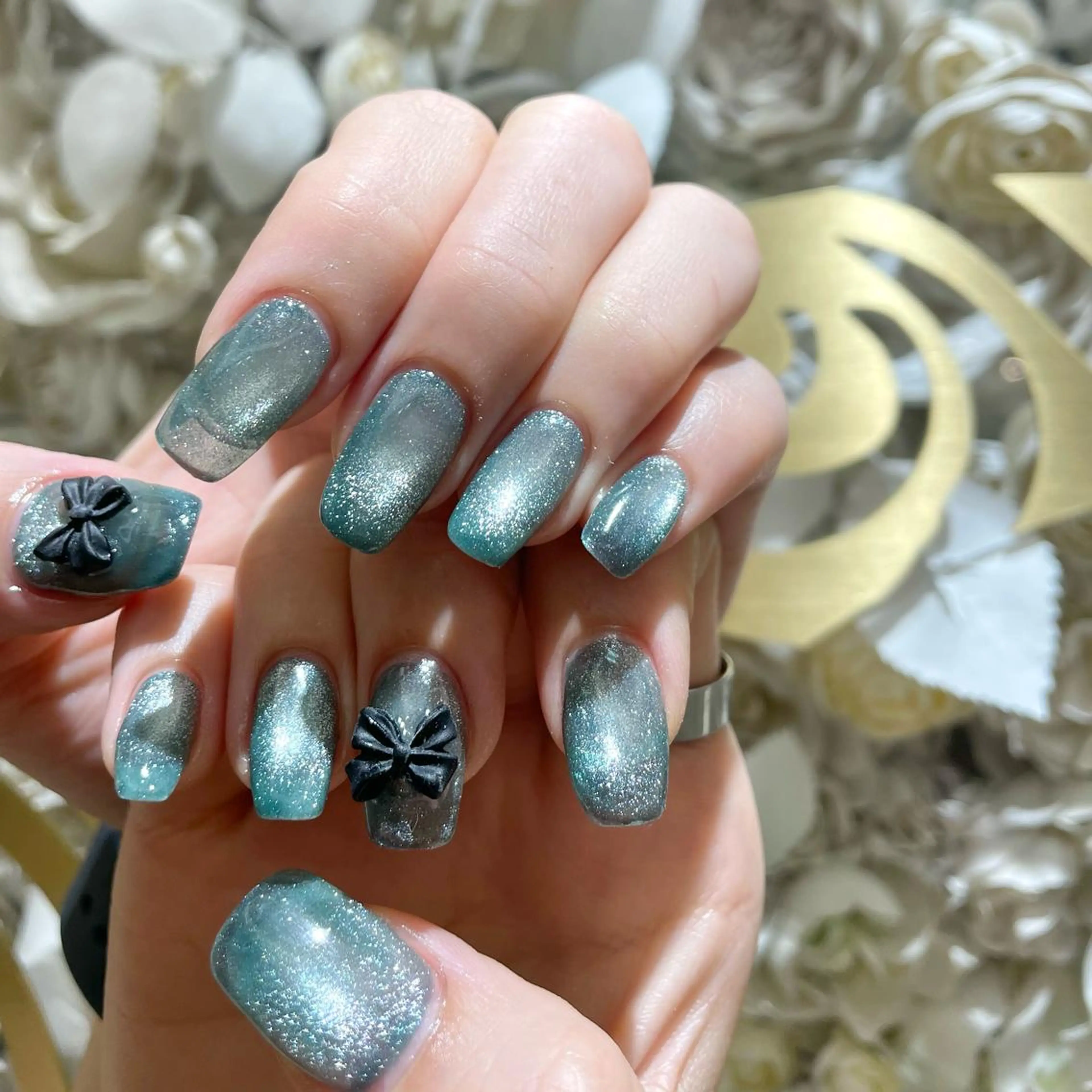 ネイル 長さ出し マグネットネイル ビー玉ネイル リボン PuaMo. JUNA🐇ྀིのネイルデザイン