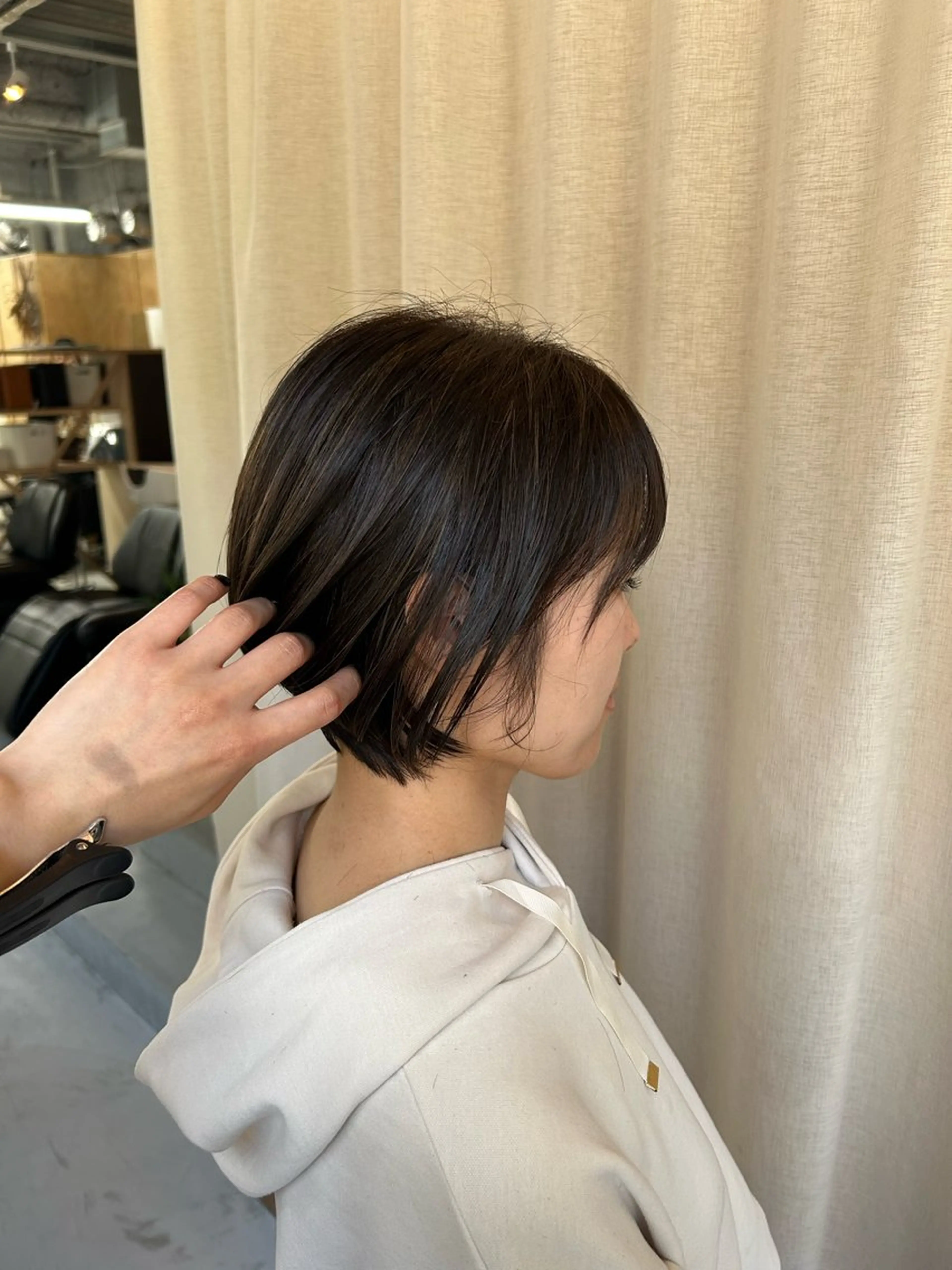 ショート PELEハイトーン shinobuのヘアスタイル