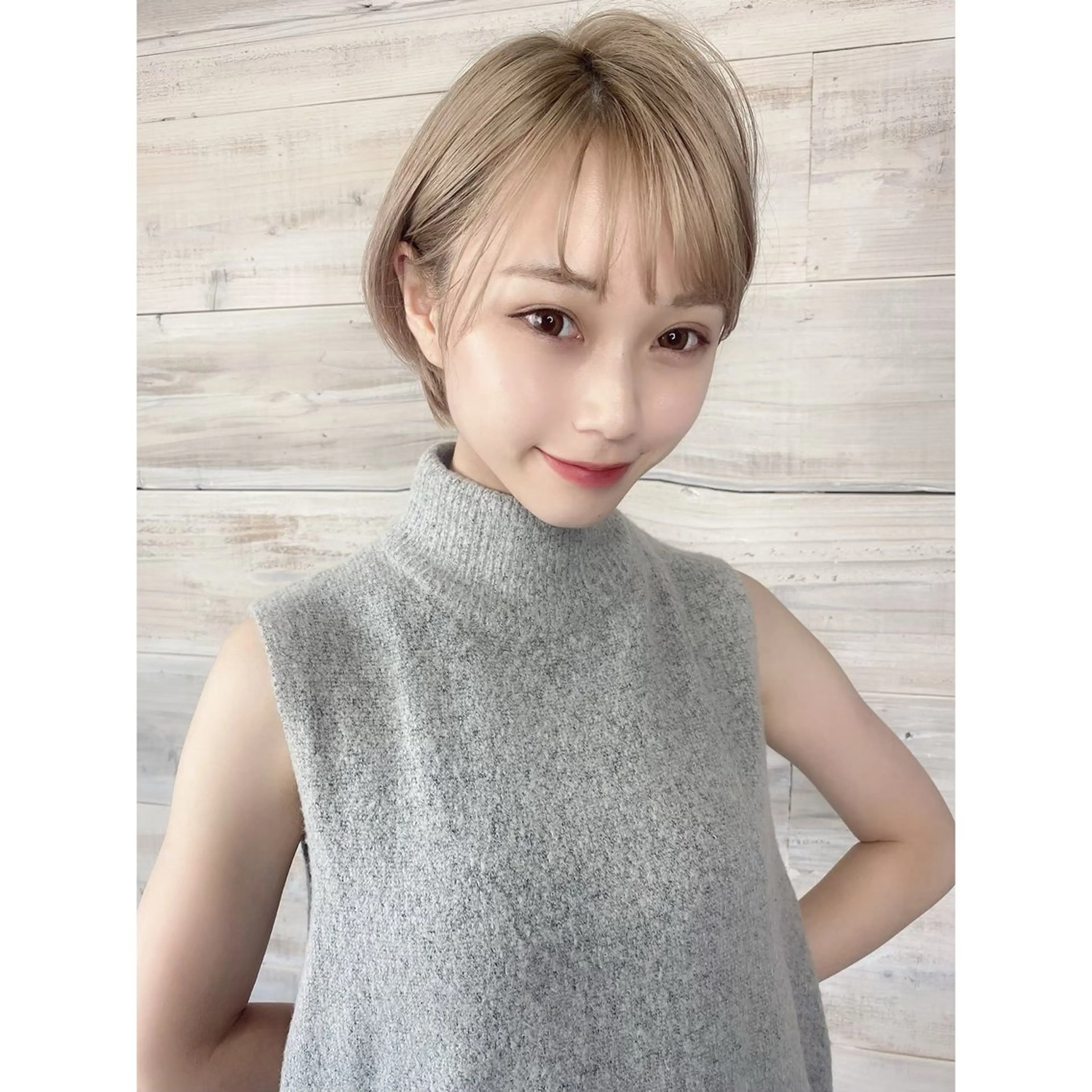 ショート カラー レイヤーカット/ 透明感カラー/白石のヘアスタイル