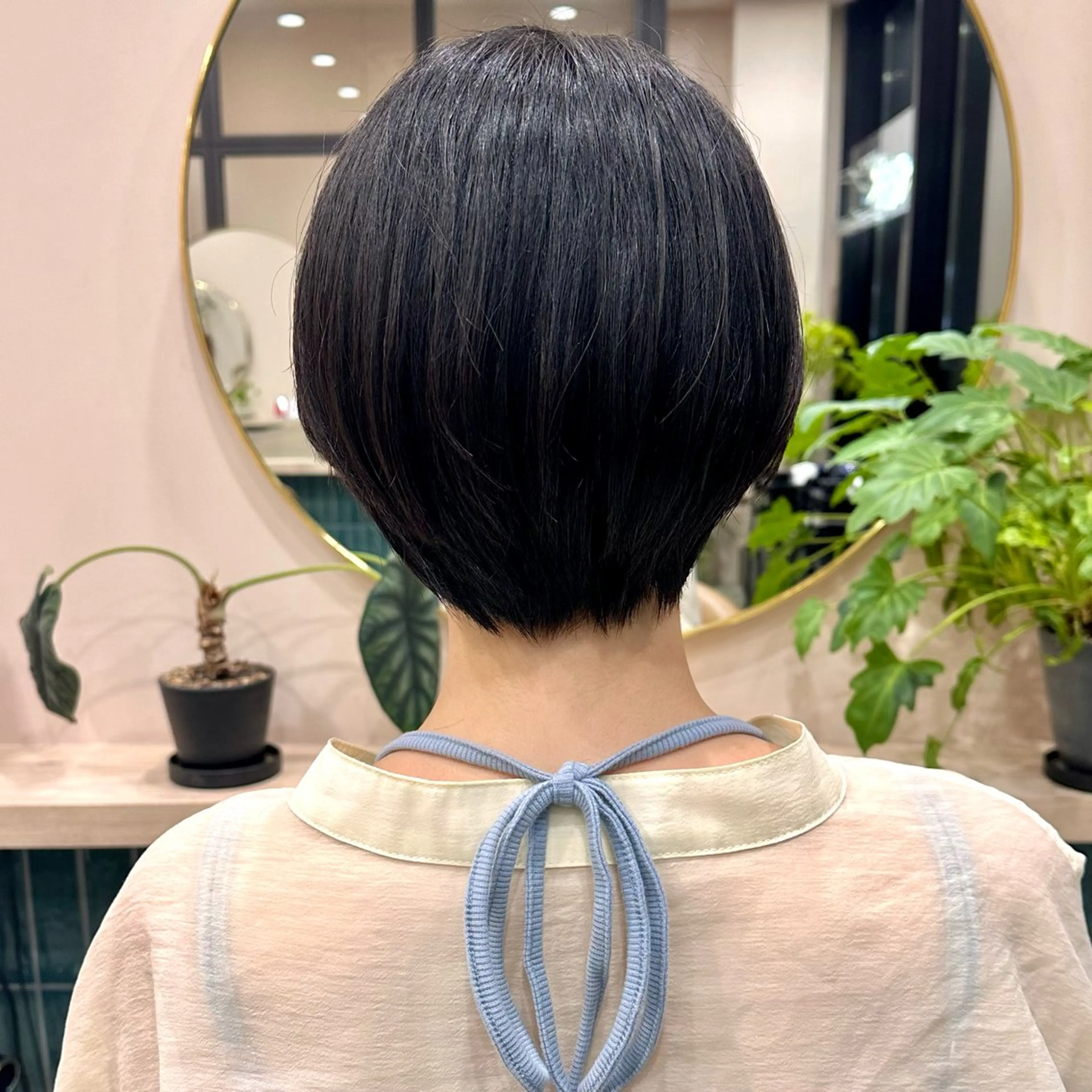 ショート 丸みショート ショートヘア カット 艶ブリーチカラー✨ ボブレイヤーSakiのヘアスタイル