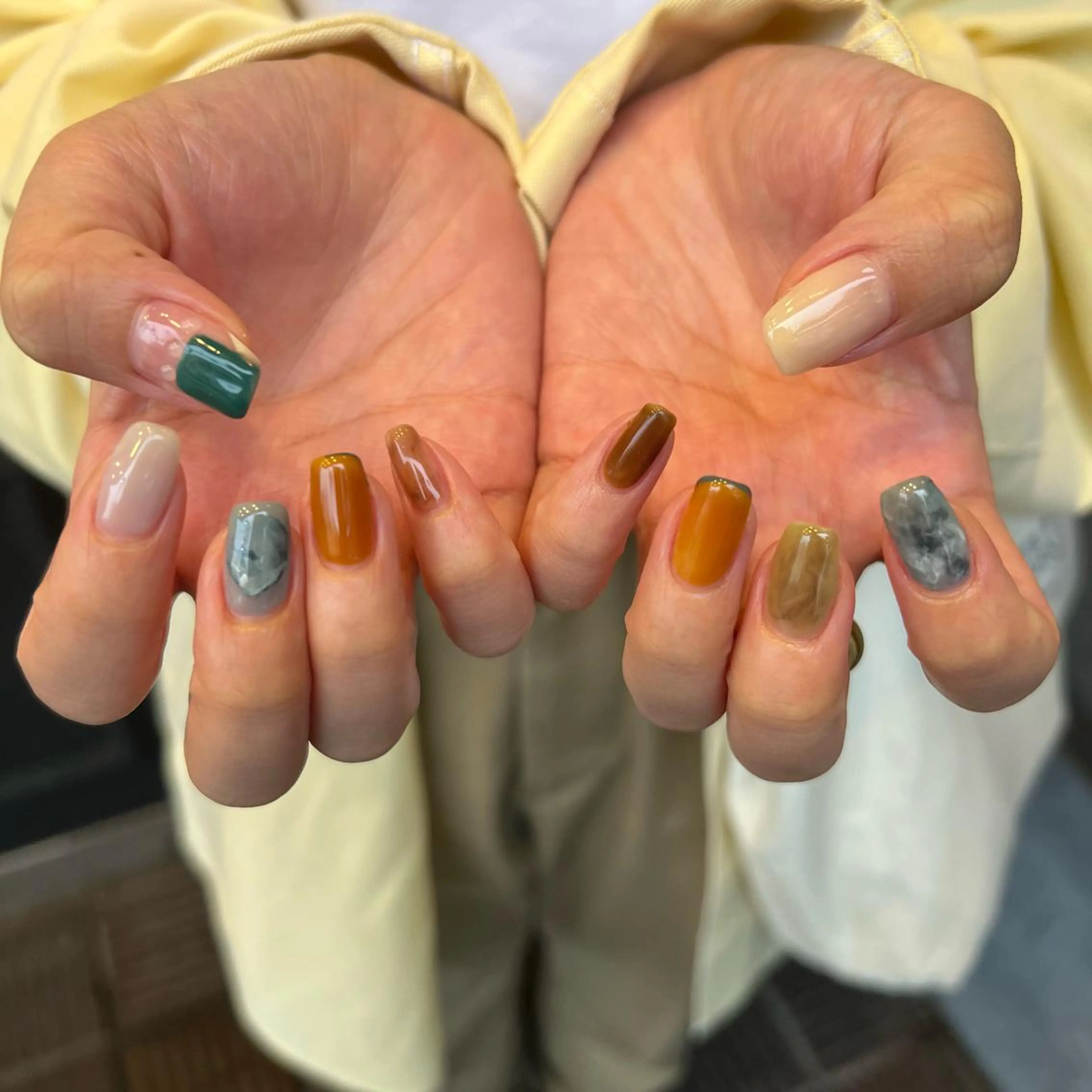 ネイル ニュアンスネイル sode shioriのネイルデザイン