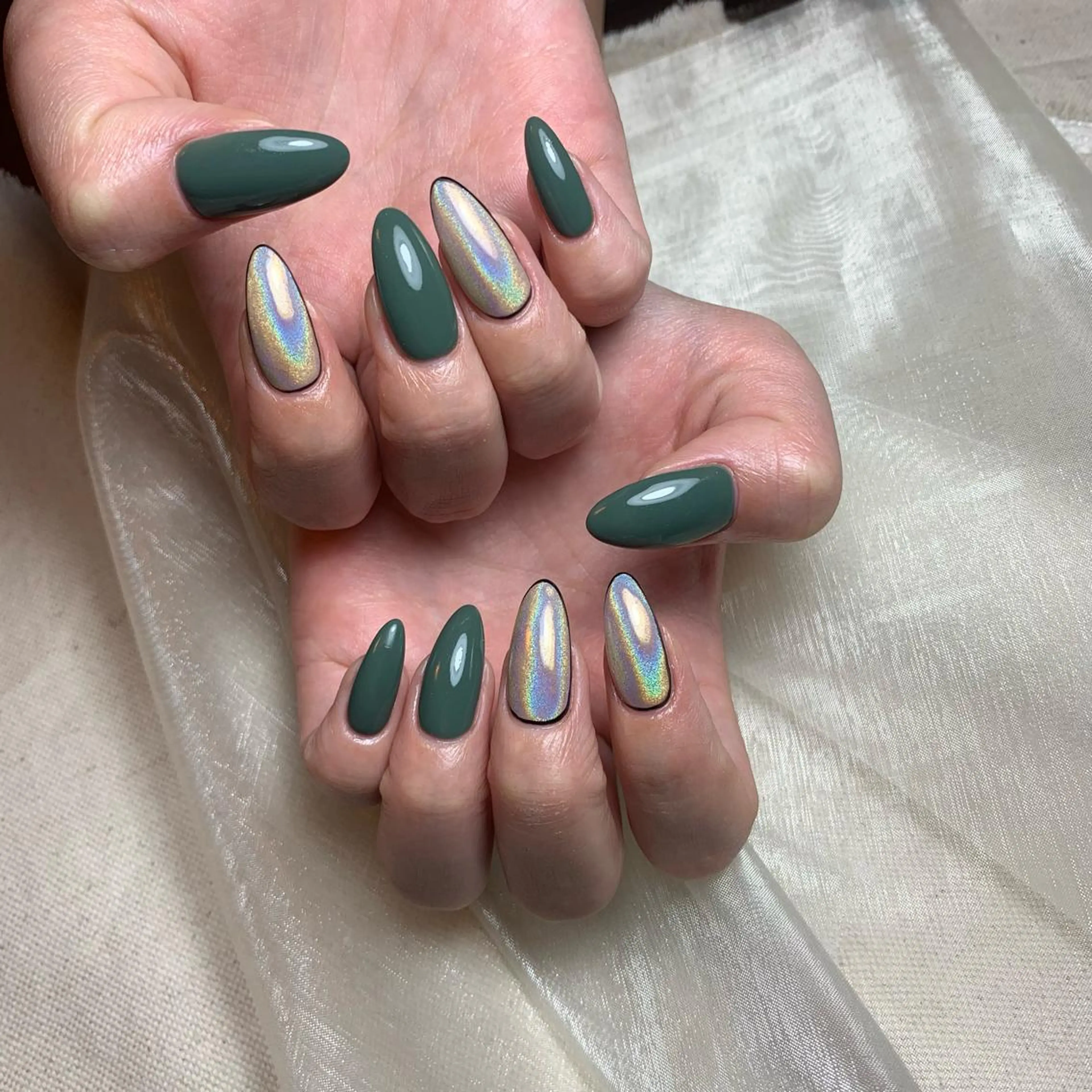 ネイル ハンドネイル repos~ルポ~所属・里見 麗のネイルデザイン