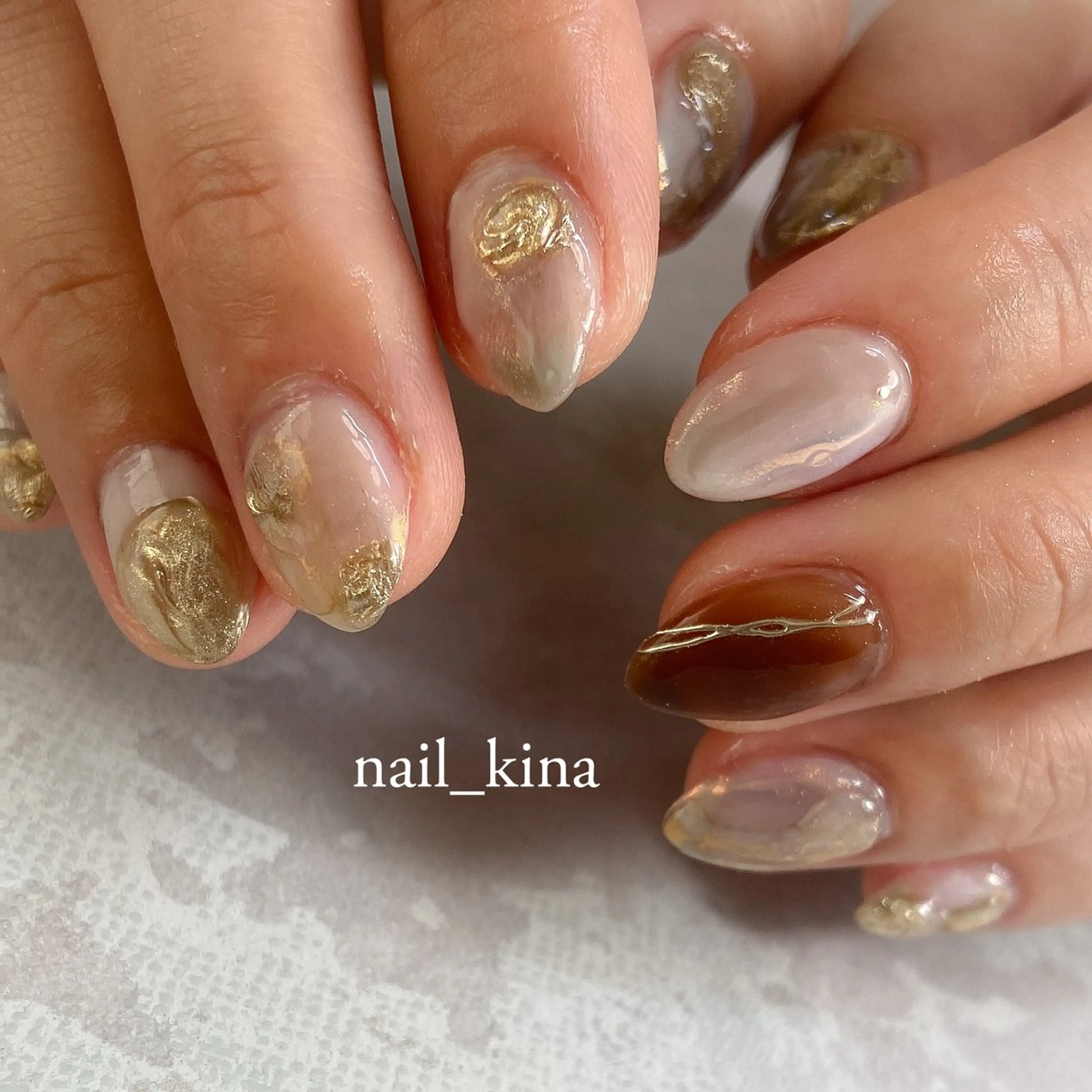 ネイル ミラーネイル 持ち込み ニュアンスネイル nail_ kinaのネイルデザイン