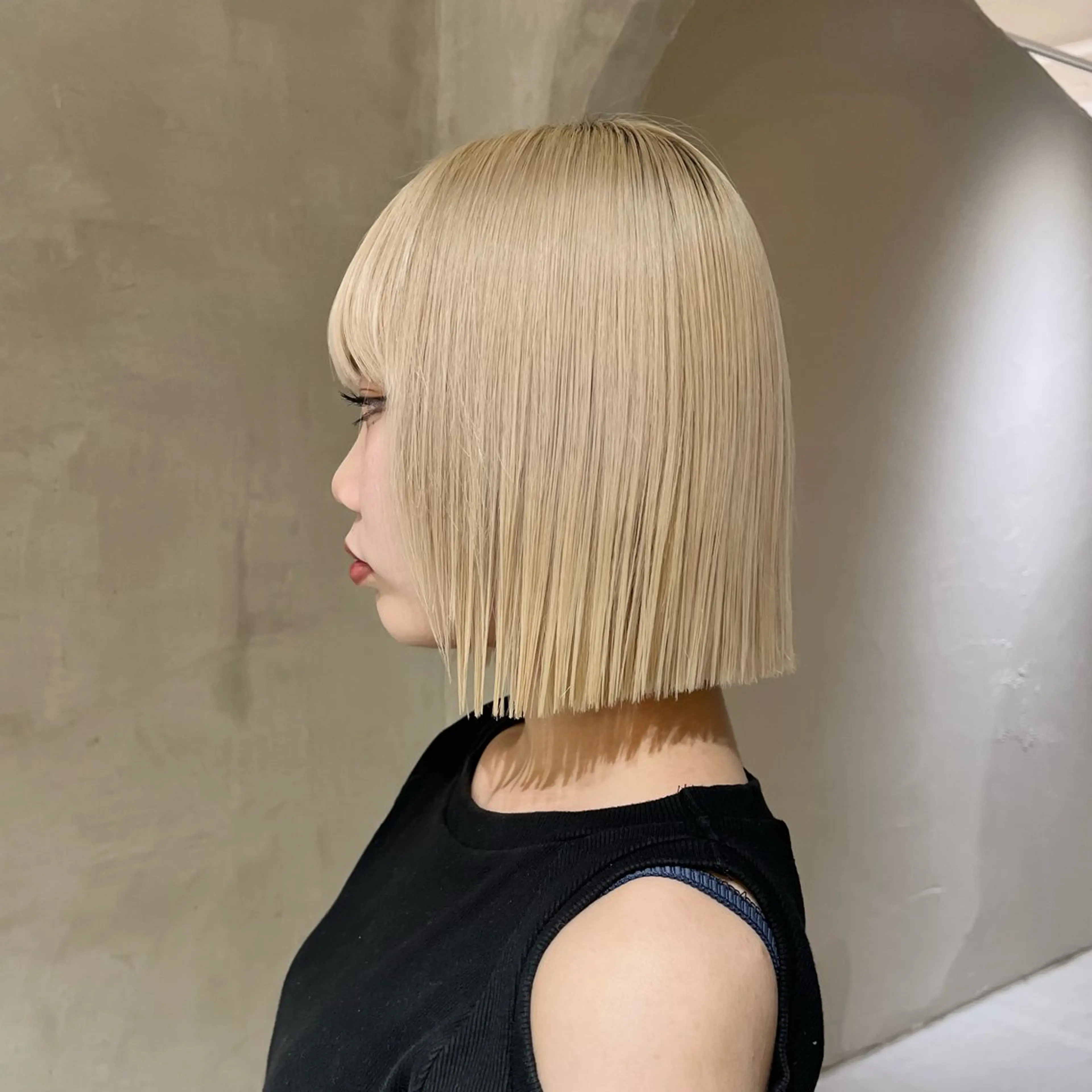 ミディアム カット ヘアカラー トリートメント 切りっぱなしボブ/ 艶カラー/綾莉のヘアスタイル