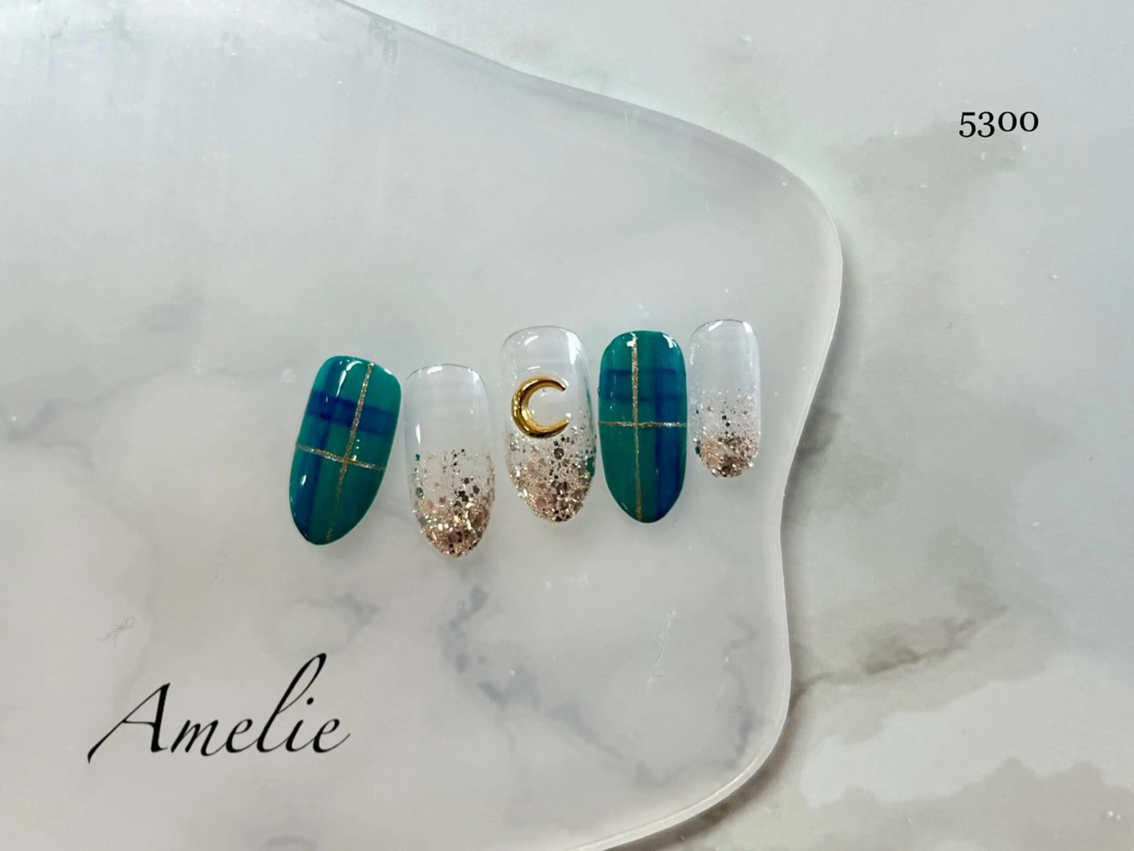 ネイル 浅野 綾のネイルデザイン