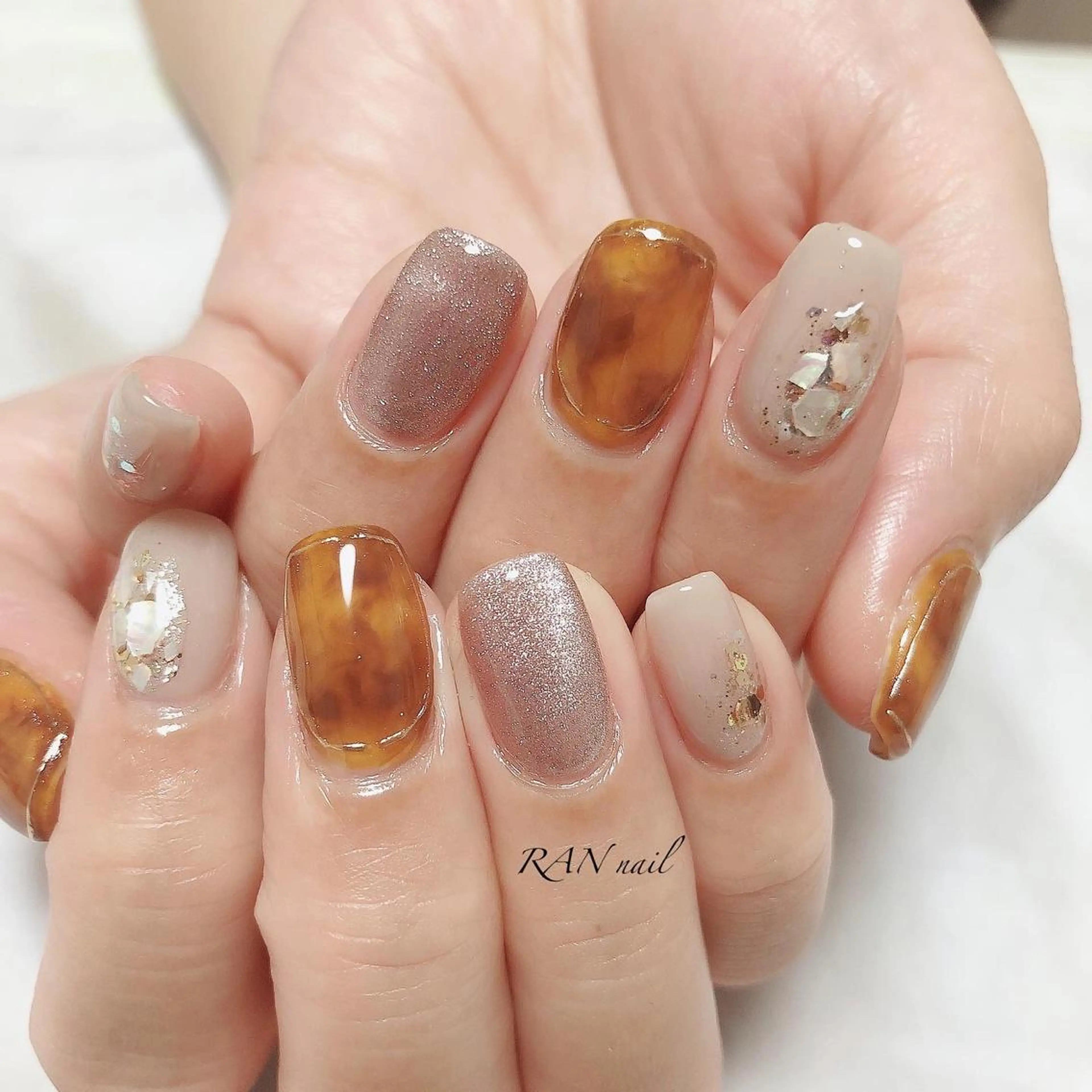 ネイル べっ甲ネイル ジェルネイル マグネットネイル ニュアンスネイル オフィスネイル ハンドネイル フットネイル RAN nailのネイルデザイン