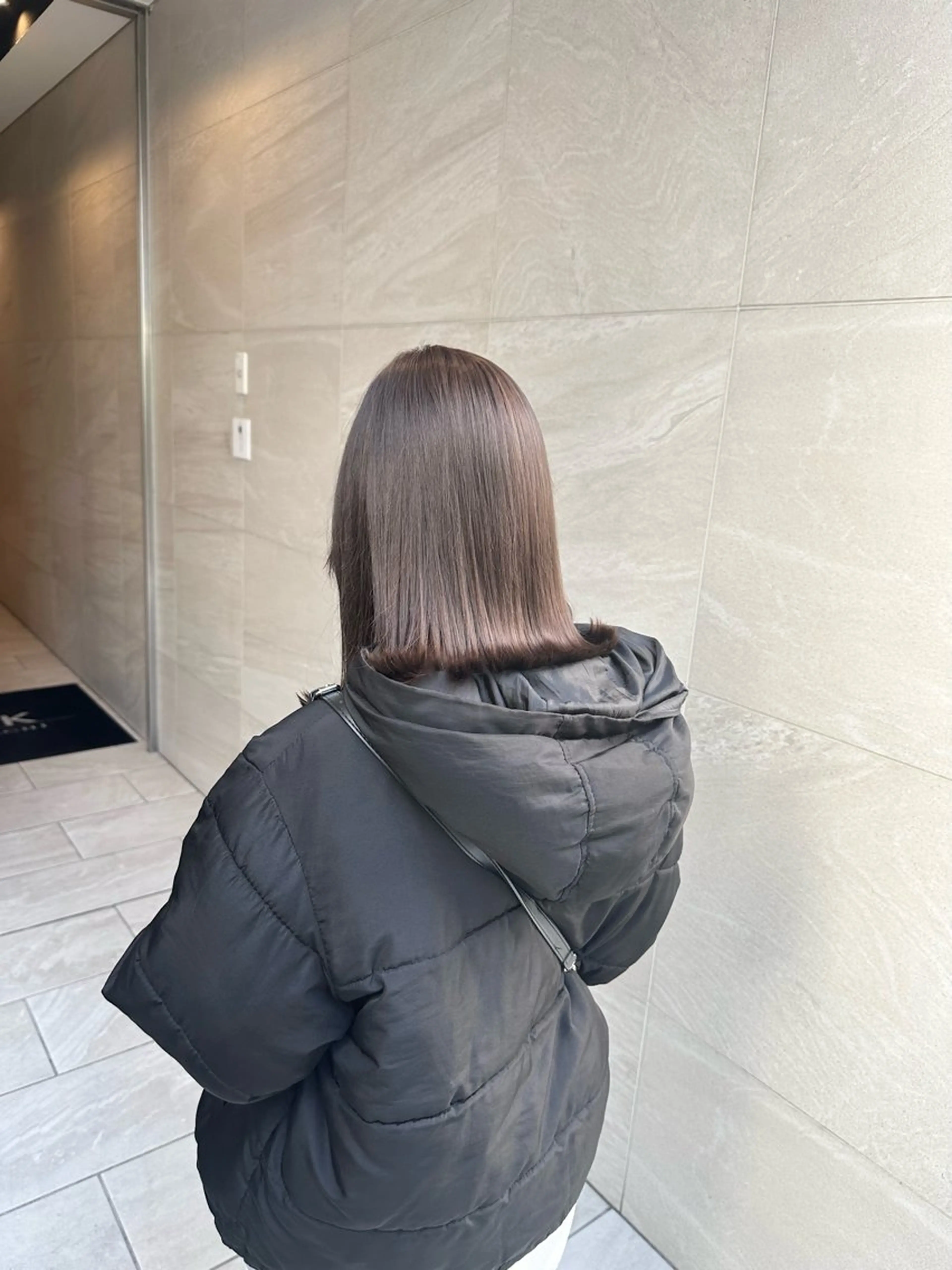 ミディアム ラベンダーブラウン カット ヘアカラー 柔らかいハイトーン/ kizunaのヘアスタイル