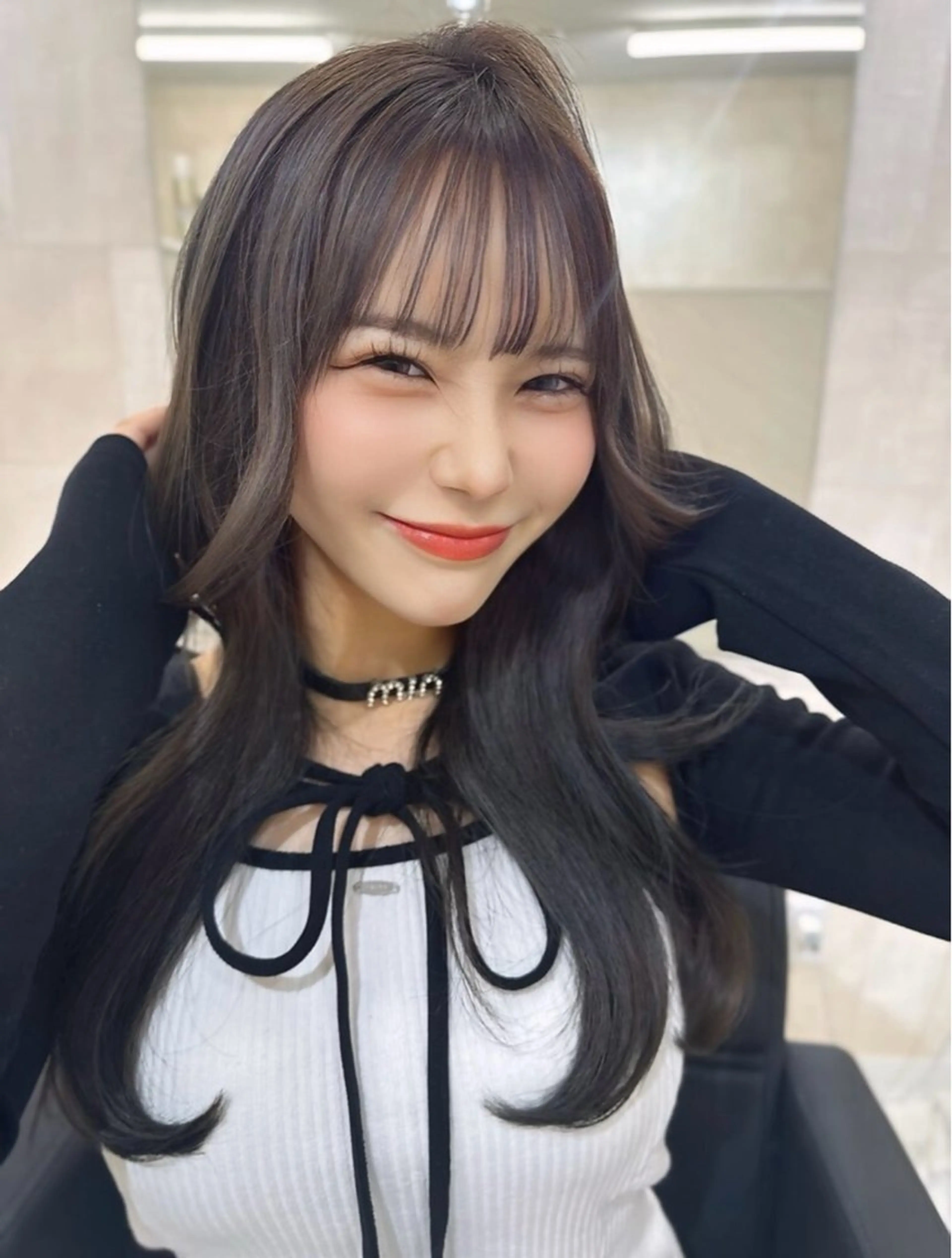 ロング 顔まわりレイヤー 韓国風ヘア レイヤーカット 小顔カット カット ヘアカラー トリートメント 韓国×髪質改善 蓮池 翼のヘアスタイル