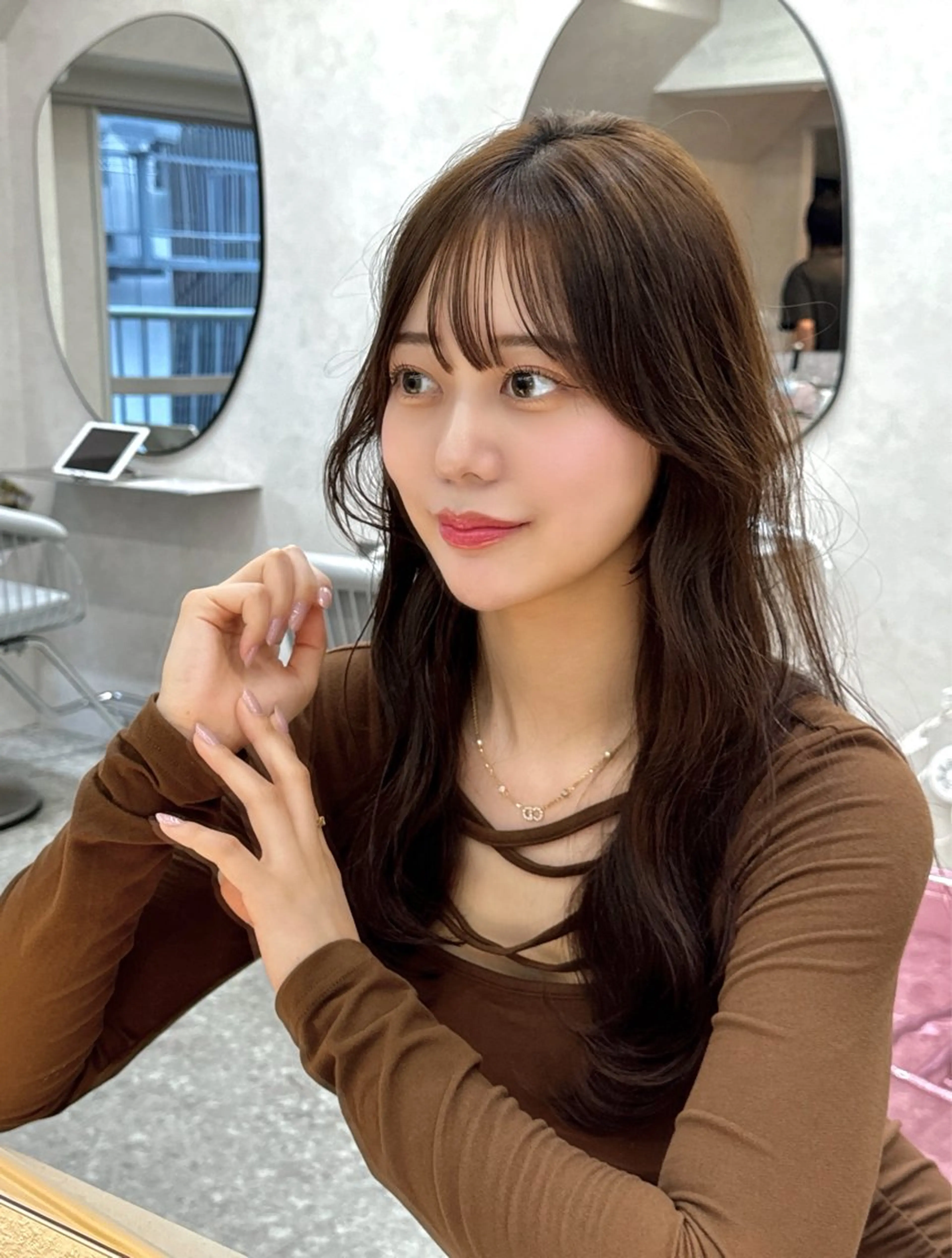 ロング カラー 顔まわりレイヤー 顔周りカット レイヤーカット シースルーバング カット ヘアカラー トリートメント 韓国ハッシュカット/ 新宿/髪質改善/岡崎のヘアスタイル