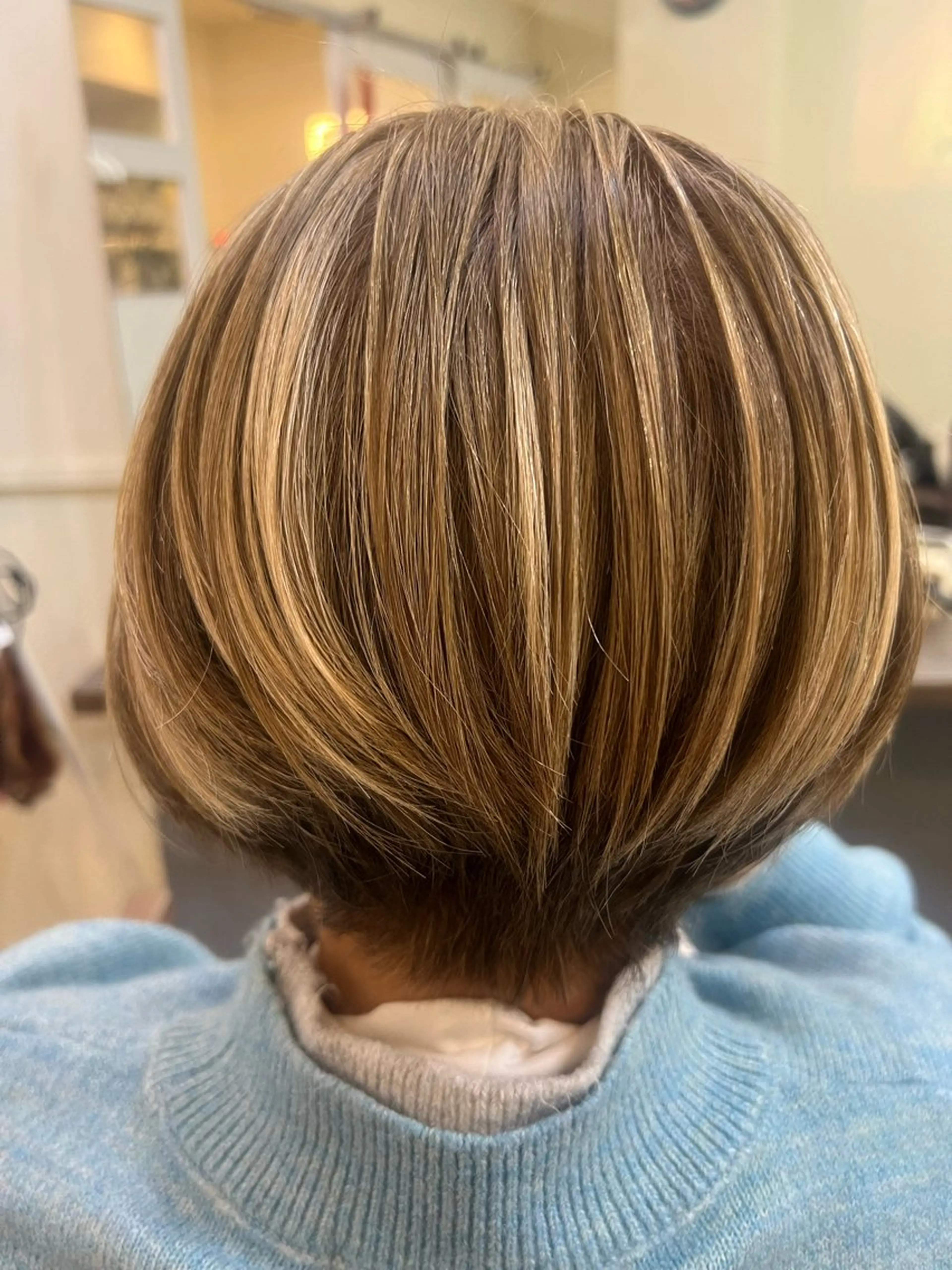 ショート カラー カット ヘアカラー トリートメント 鶴見 和美のヘアスタイル