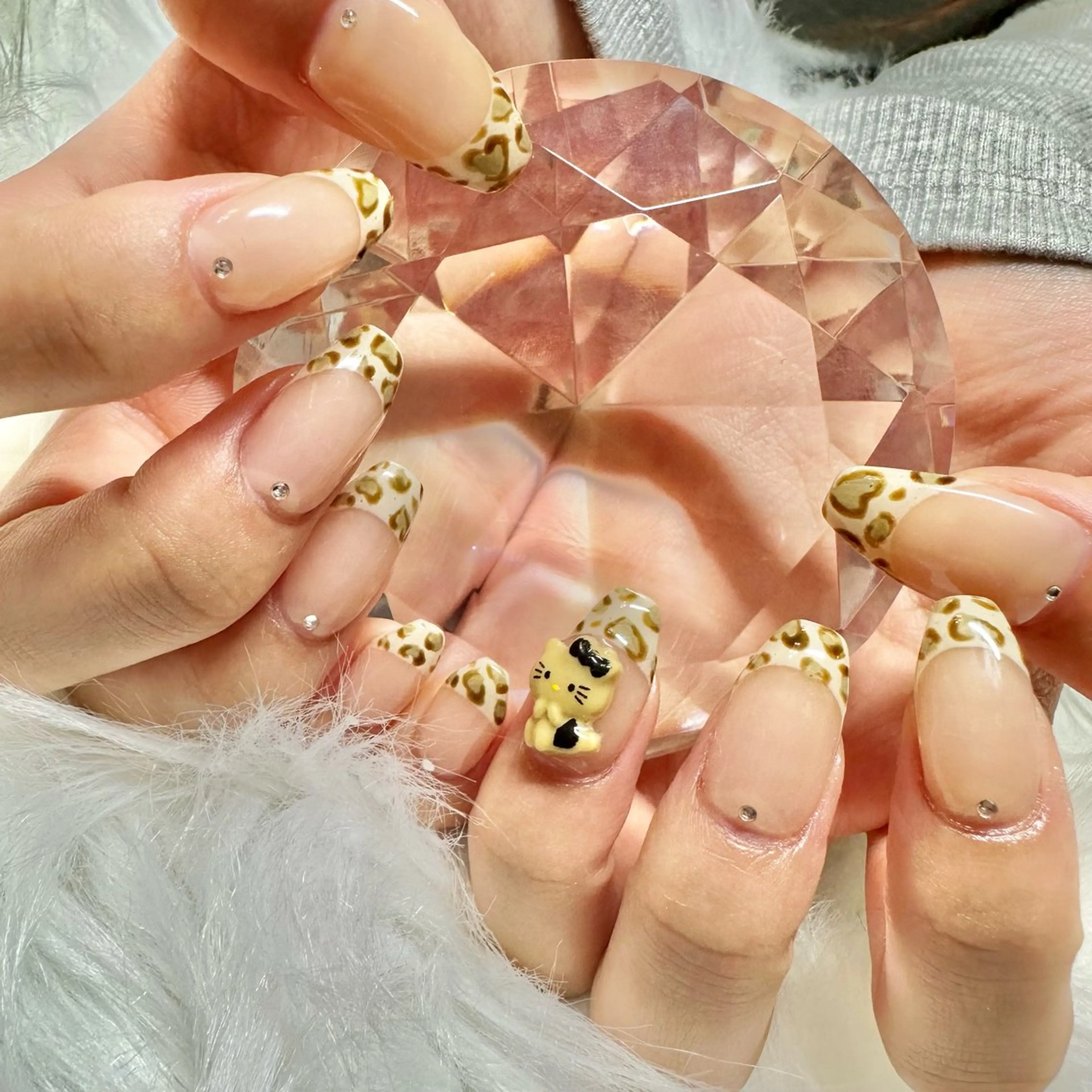 ネイル 韓国ネイル ワンホンネイル 冬ネイル ハンドネイル フットネイル 🤎CHARME NAIL🤎のネイルデザイン