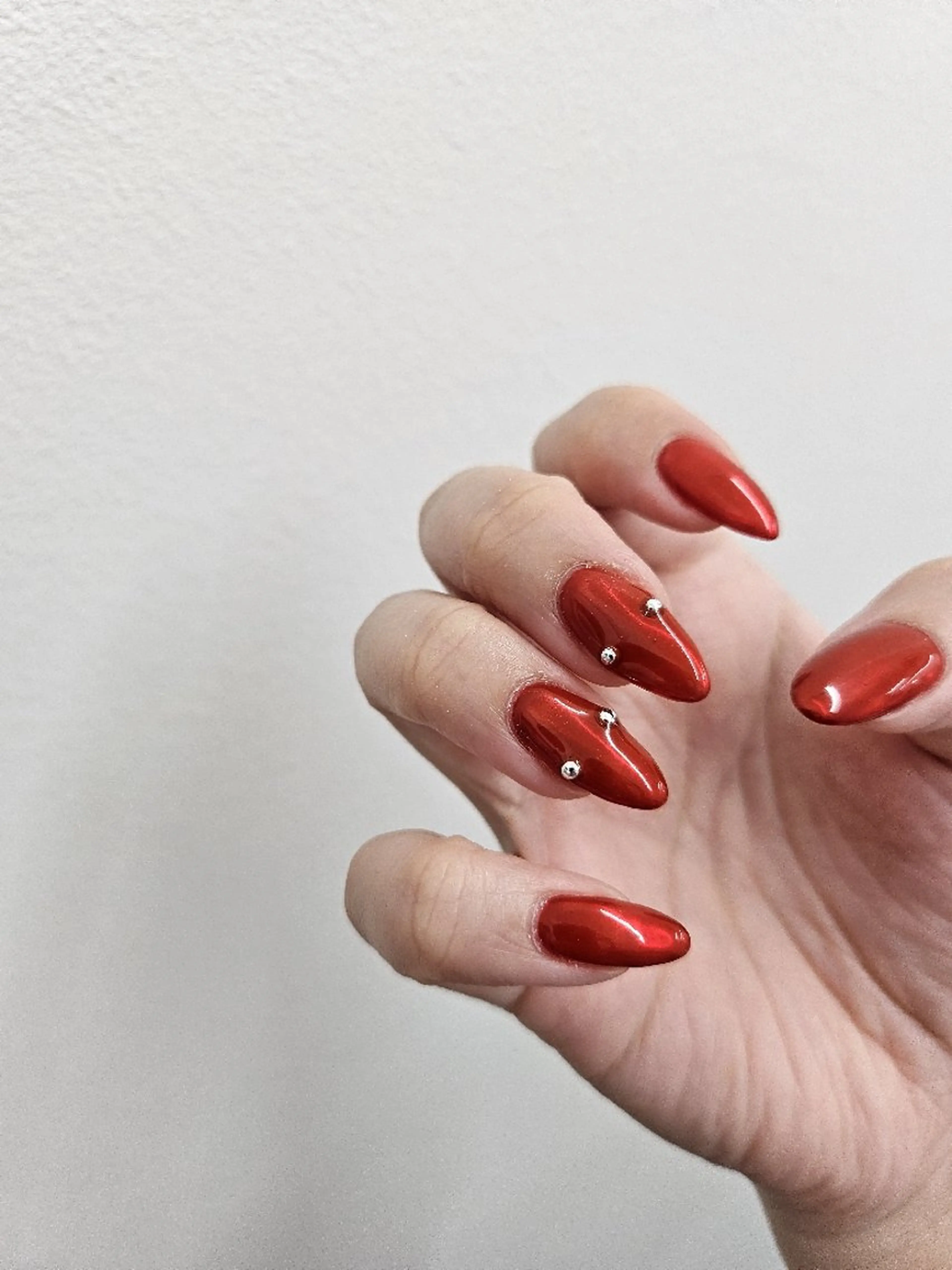 ネイル アートネイル ジェルネイル ミラーネイル パラジェル 赤色 ハンドネイル puku nail 🌼kazu🌼のネイルデザイン