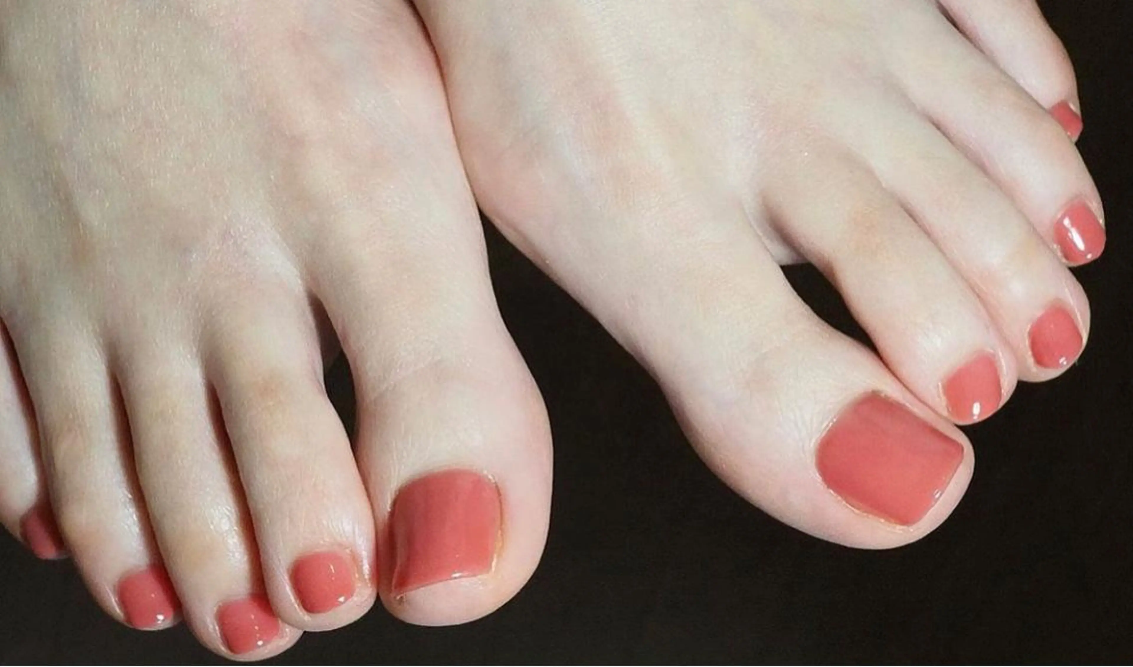フットネイル ワンカラー 甘皮処理あり オフなしの写真